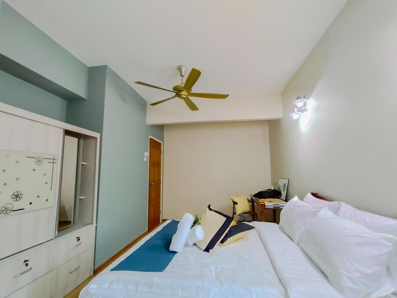 Gathering Corner House with 6 Rooms upto 16Pax by Manhattan Group