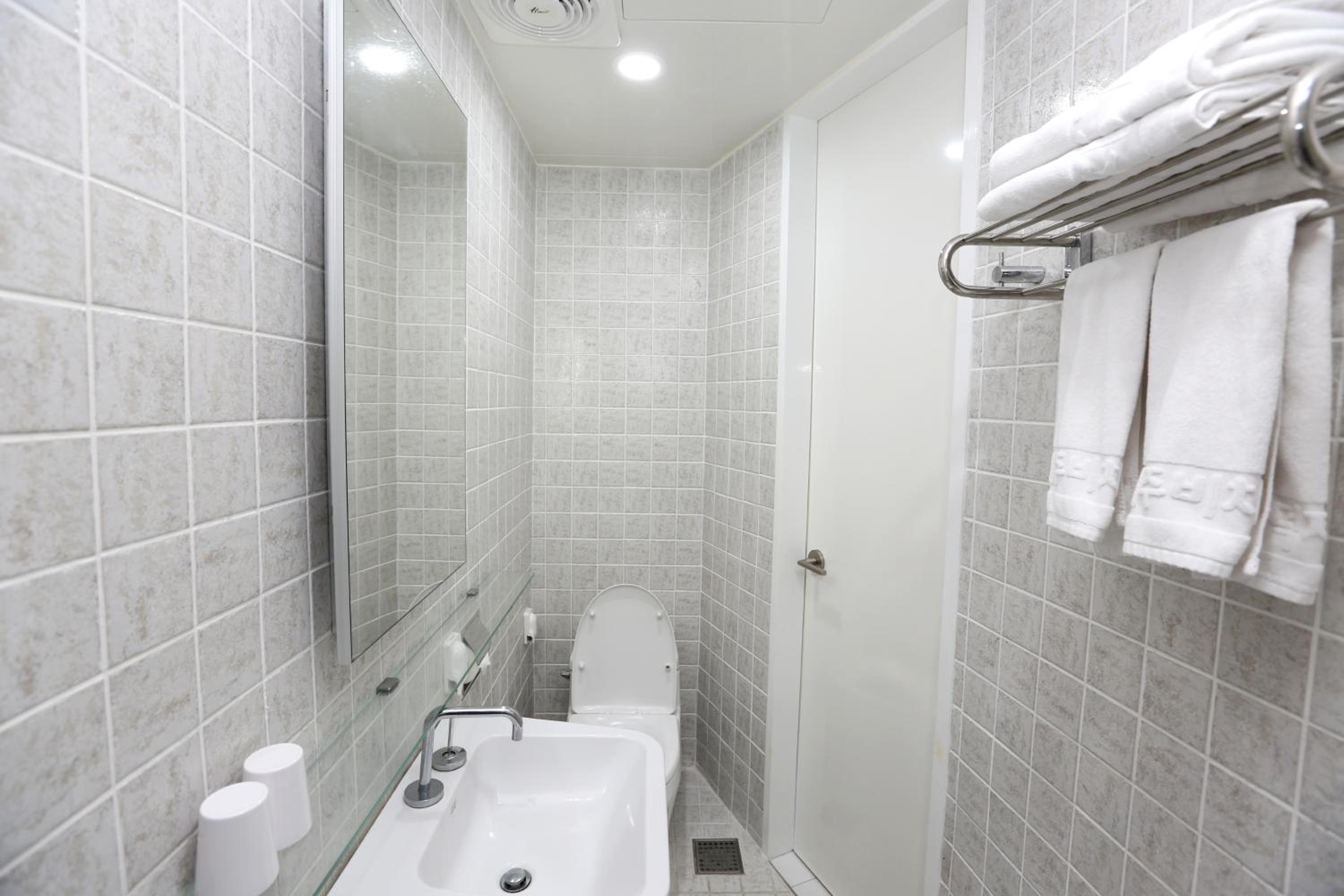 Jeju Vacations - Hamdeok Beach Stay Jeju - Property Image 2