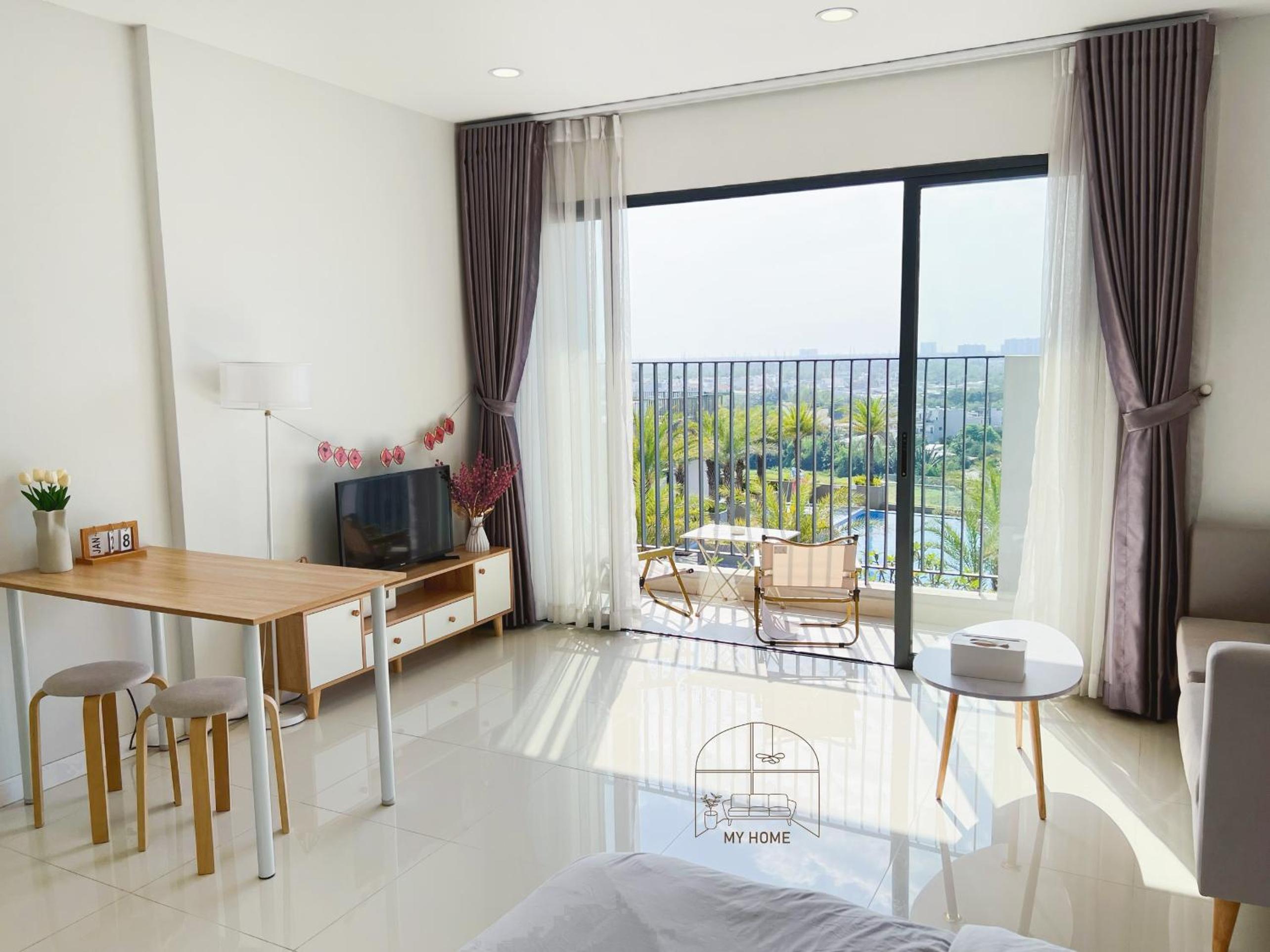 Pool-view Apt Near Korean Town in Ho Chi Minh