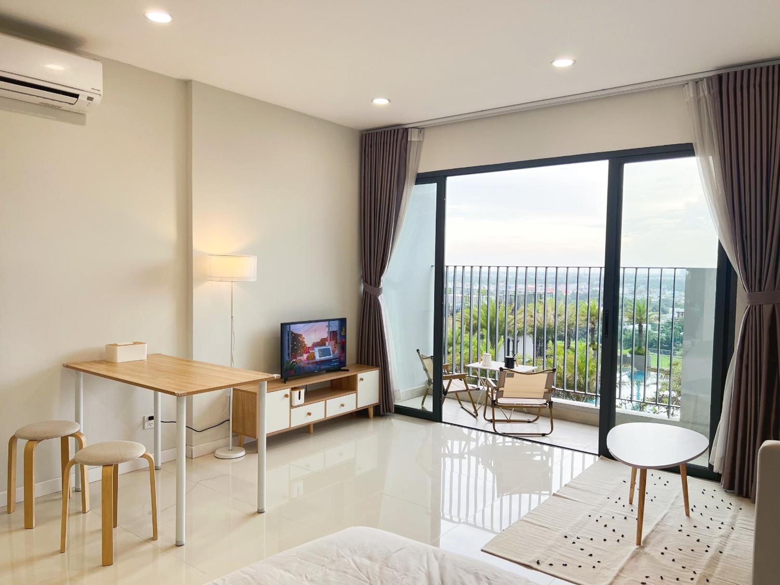 Pool-view Apt Near Korean Town in Ho Chi Minh