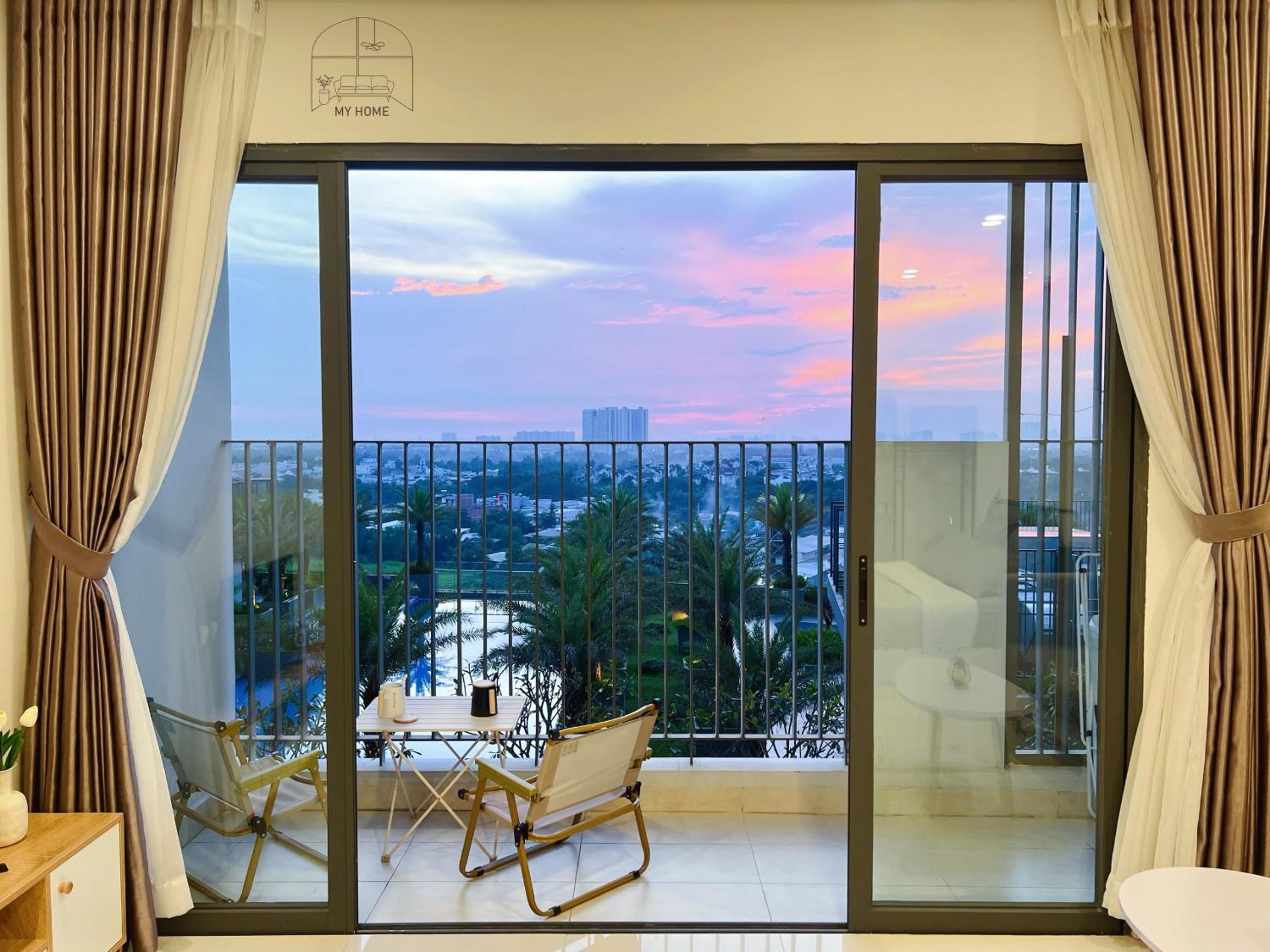 Pool-view Apt Near Korean Town in Ho Chi Minh