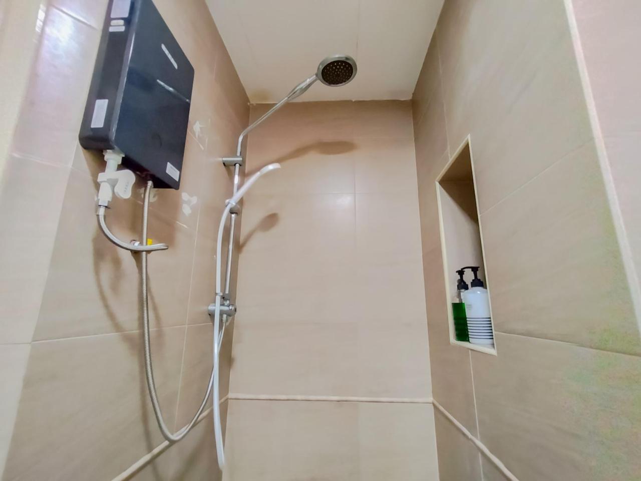 Gathering Corner House with 6 Rooms upto 16Pax by Manhattan Group