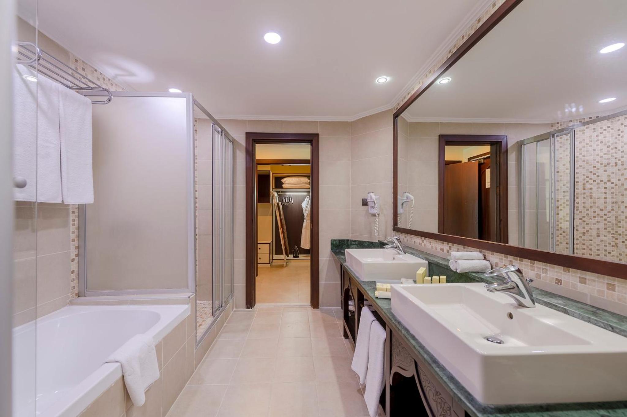Crowne Plaza Antalya, an IHG Hotel - Image 31