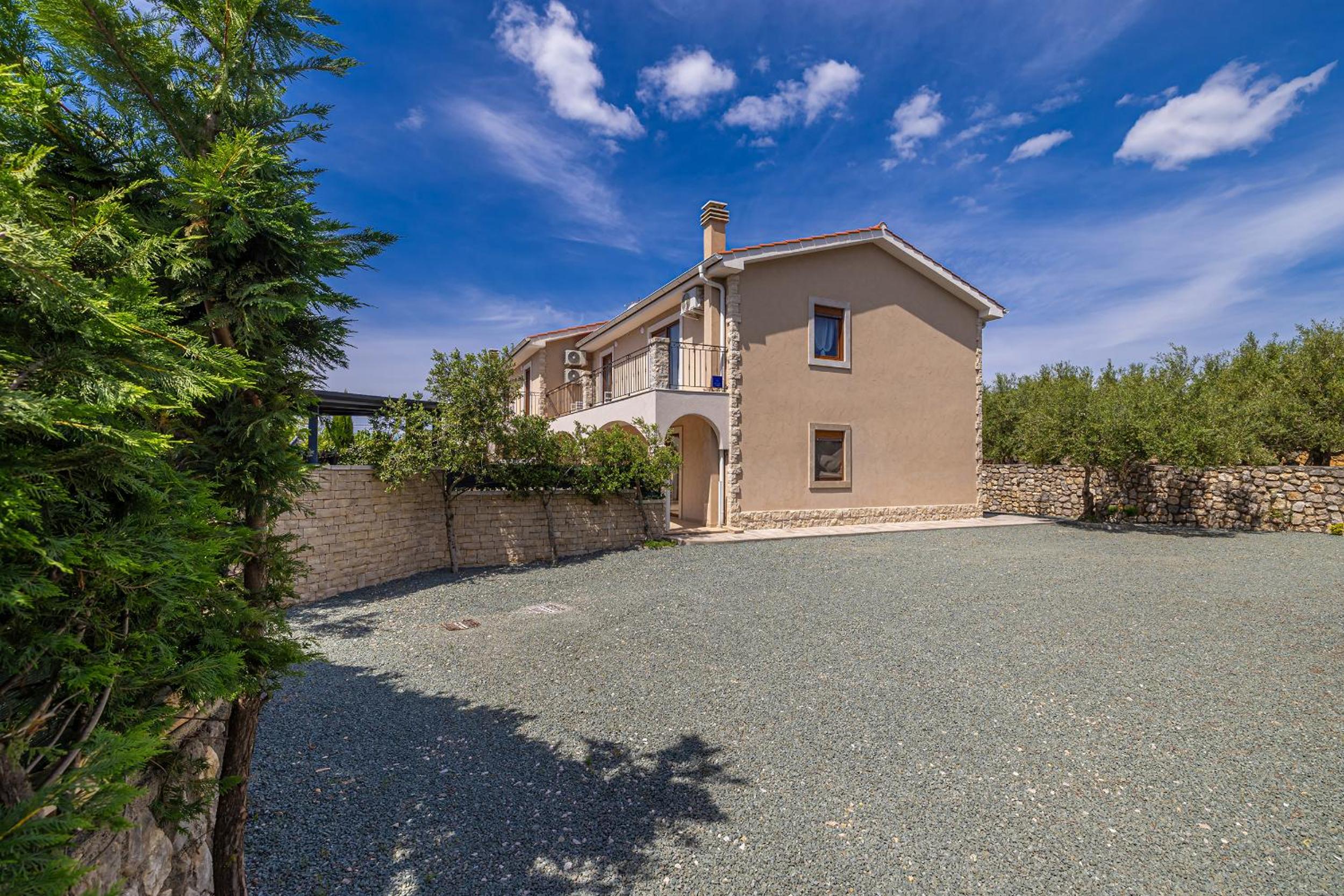 Villa Dijana East