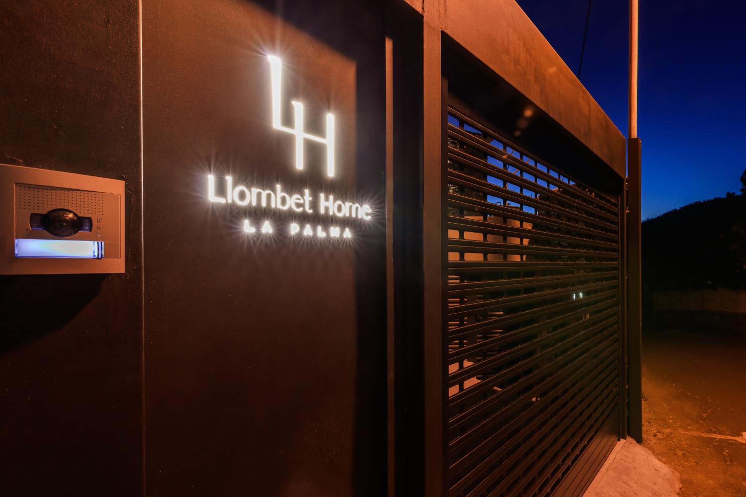 Llombet Home
