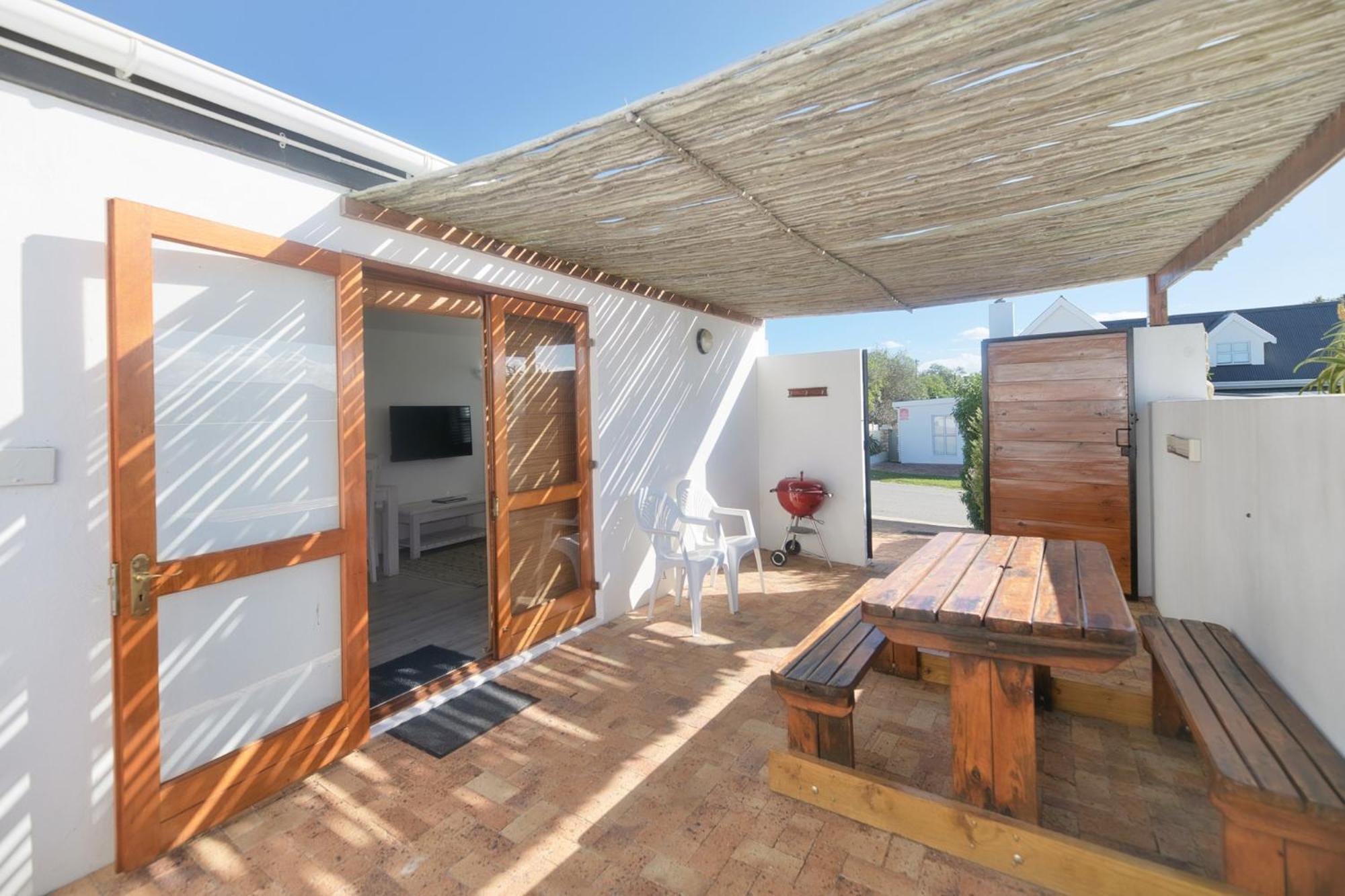 Owlet Cottage in Arniston view 3