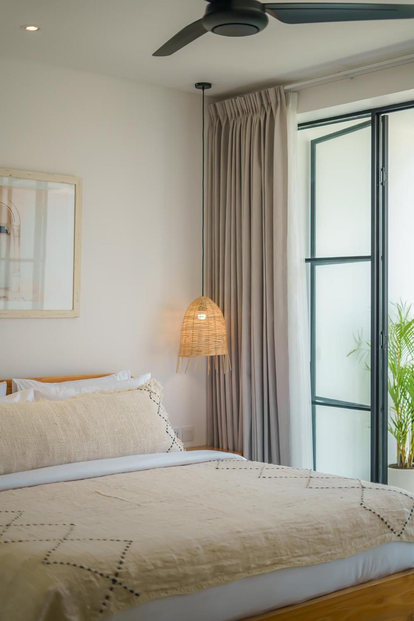 Puri Senang - Modern 4BR Pool Villa , Central Berawa , 6 min to Beach & Finns view 4