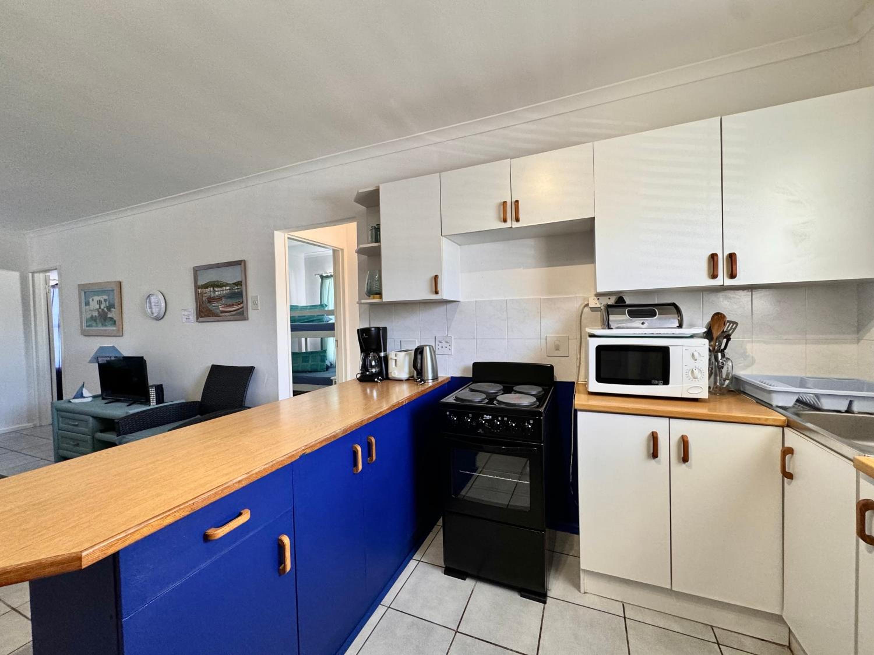 Waterside Living CL33 view 4