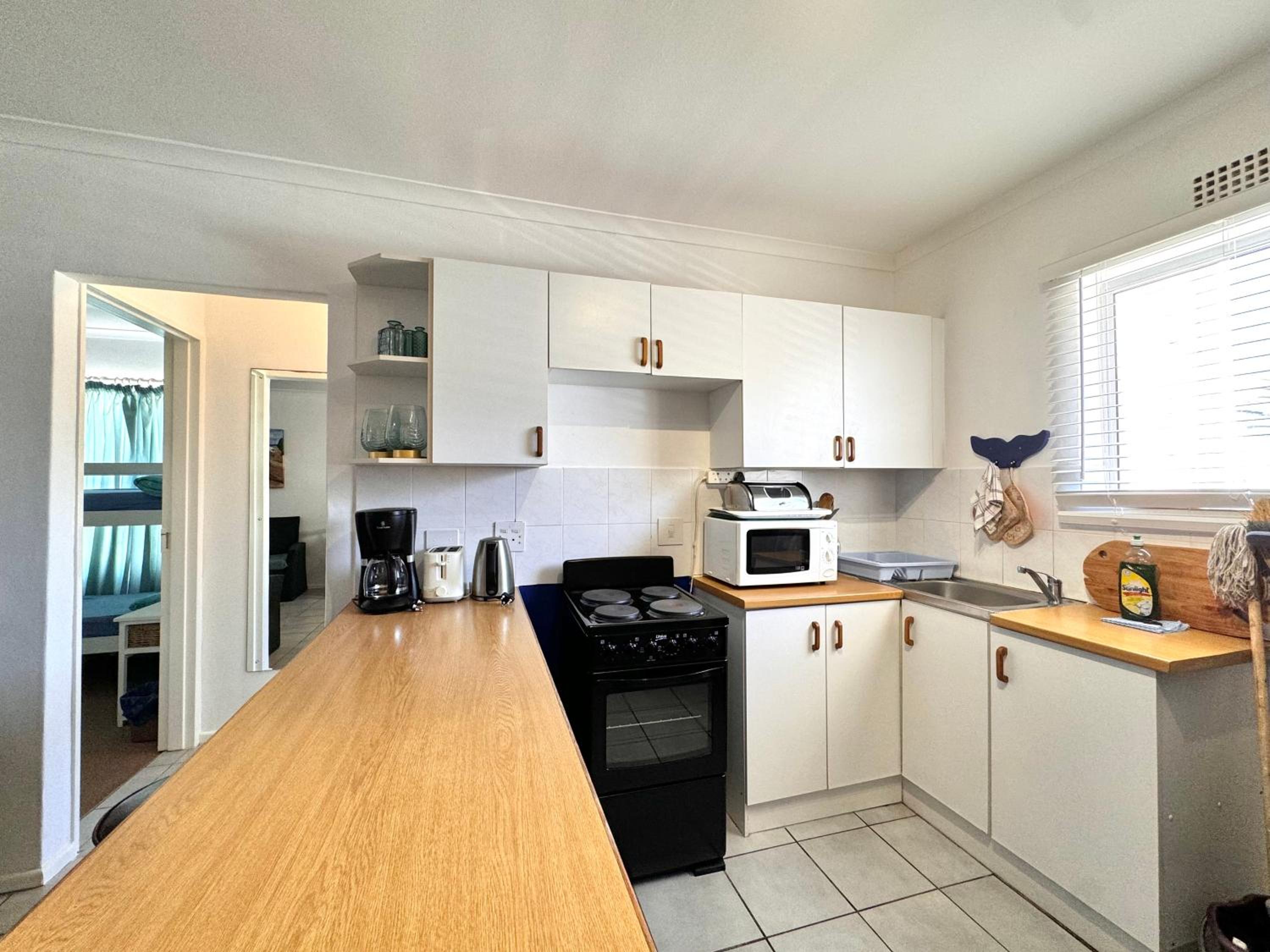 Waterside Living CL33 view 5