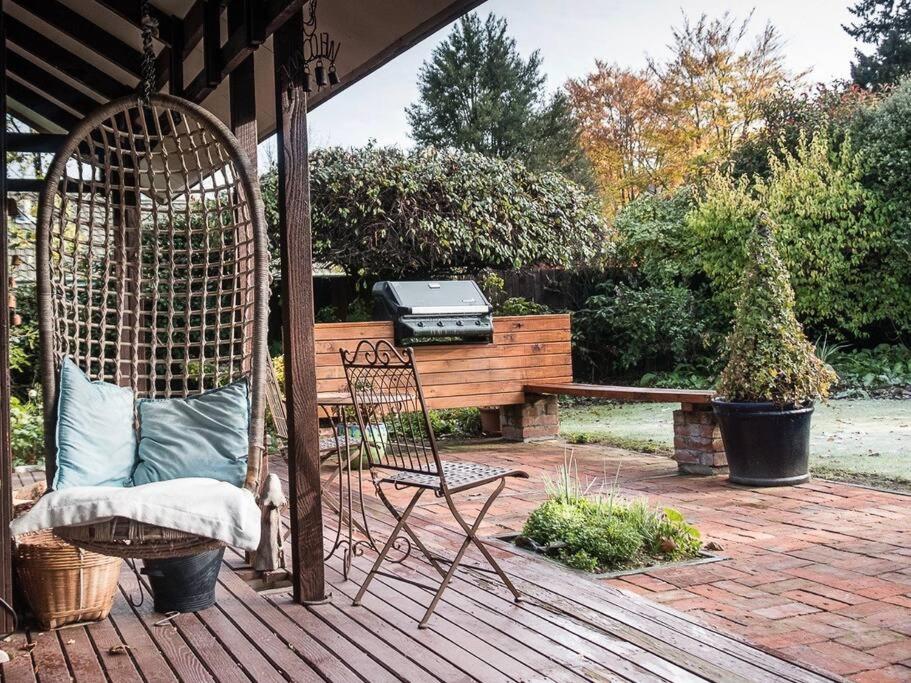 Hotel Retreat on Cheltenham - Image 1