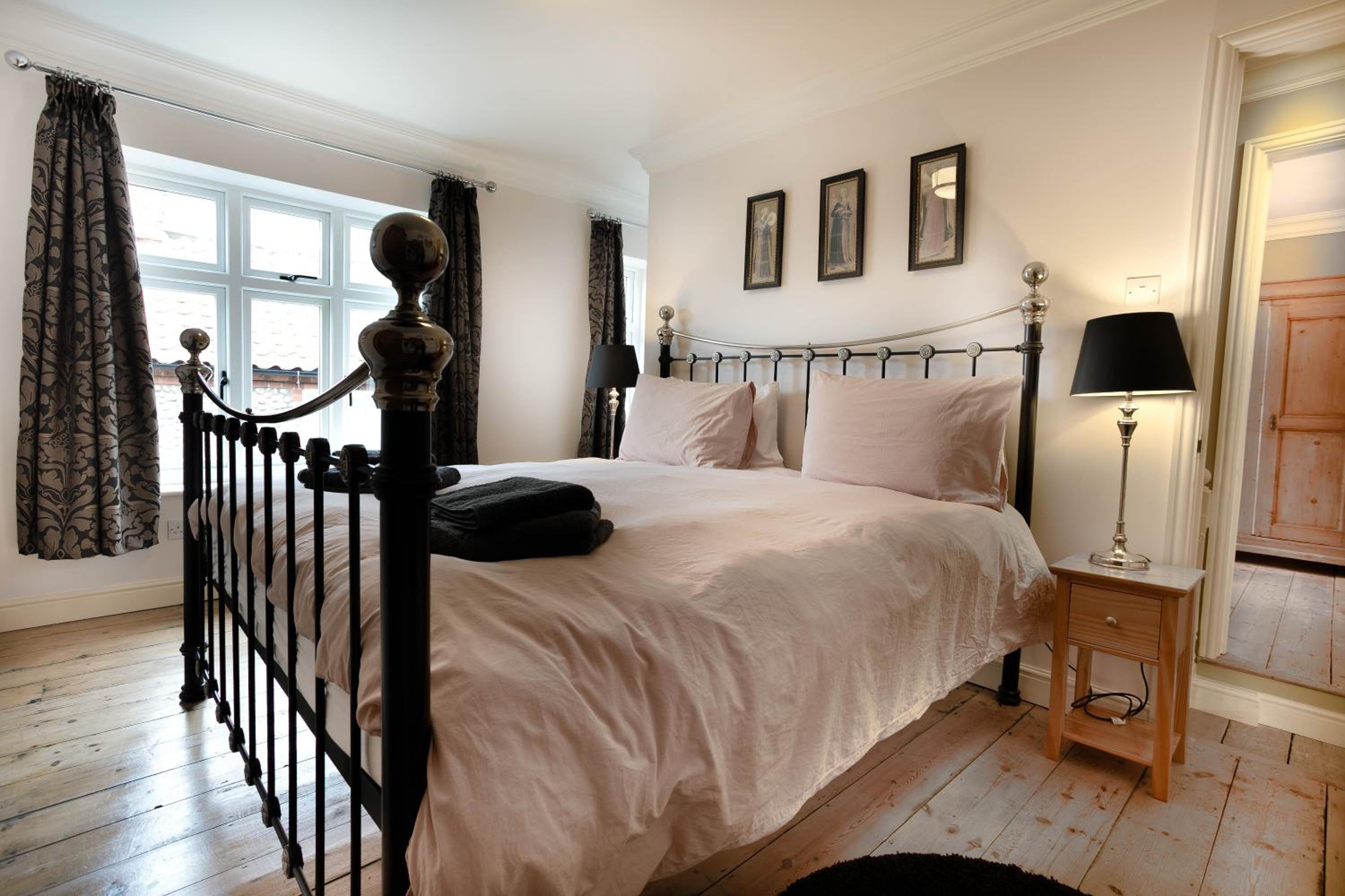 Seashell Cottage- flint coastal cottage Sheringham - Crabpot Cottages Sheringham