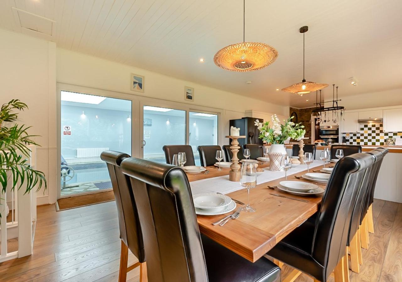 6 Bed in Hersham oc-t29211