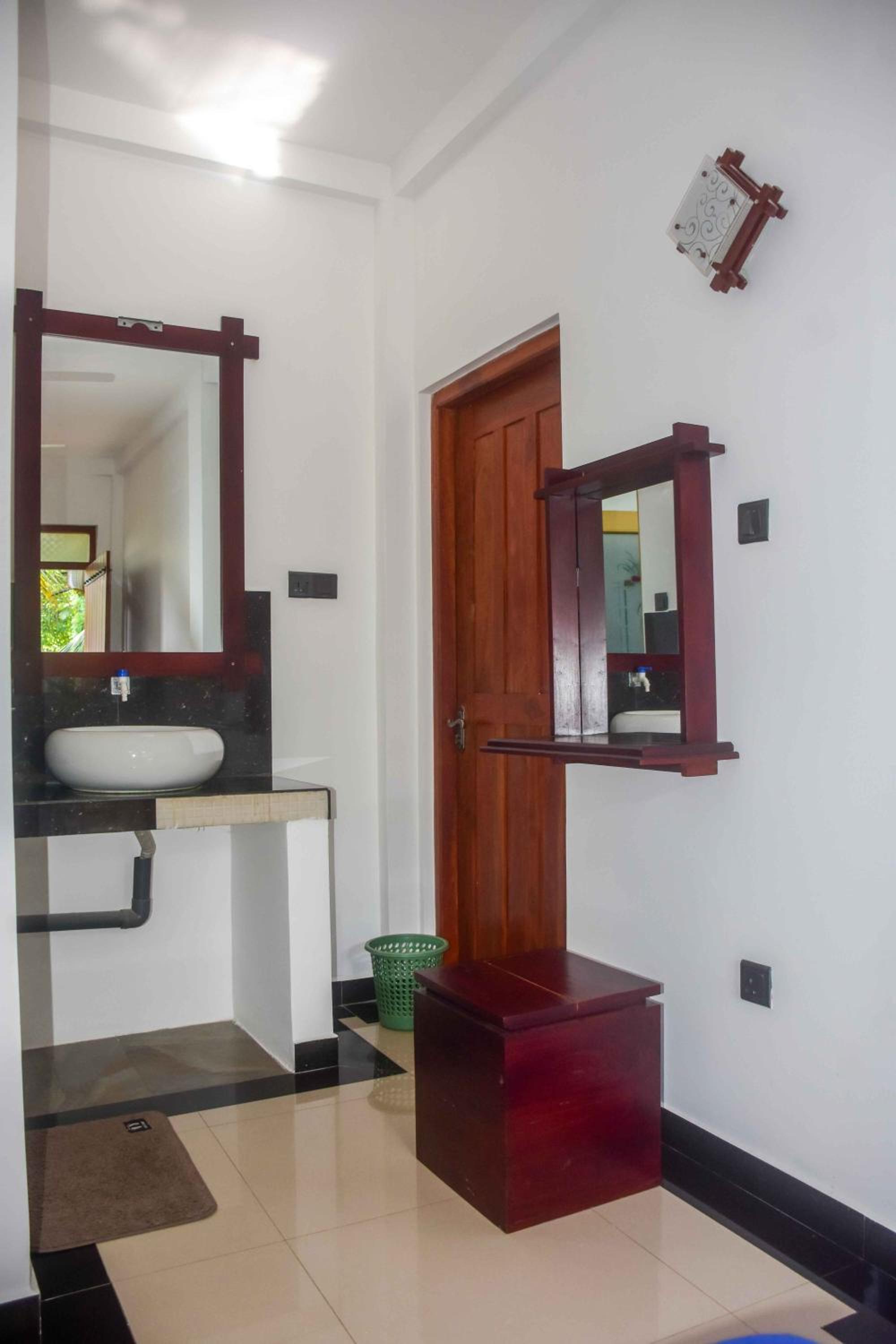Yala River Face Inn