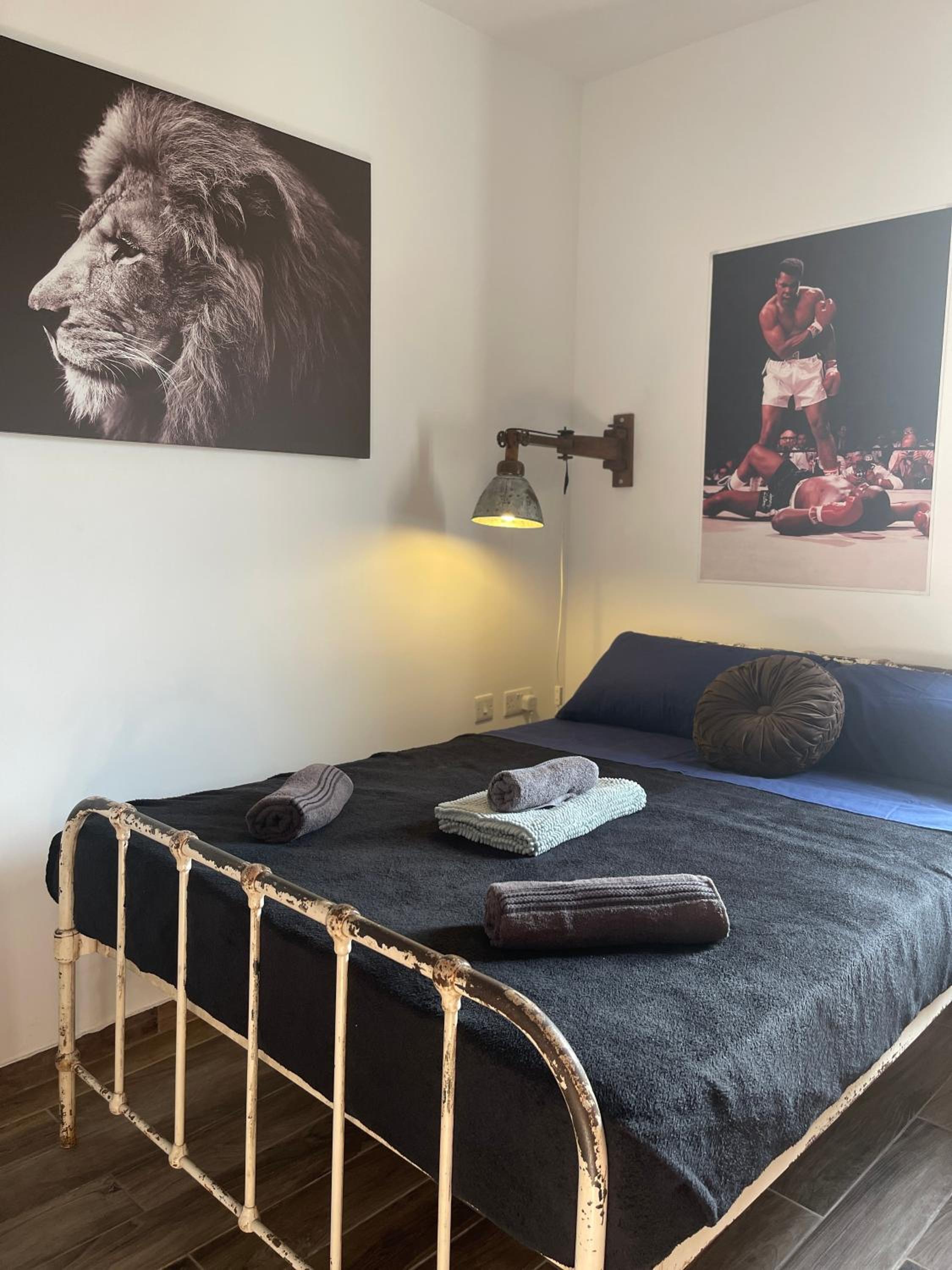 Industrial Cozy Apartment in Bugibba, Prime Location photo 2