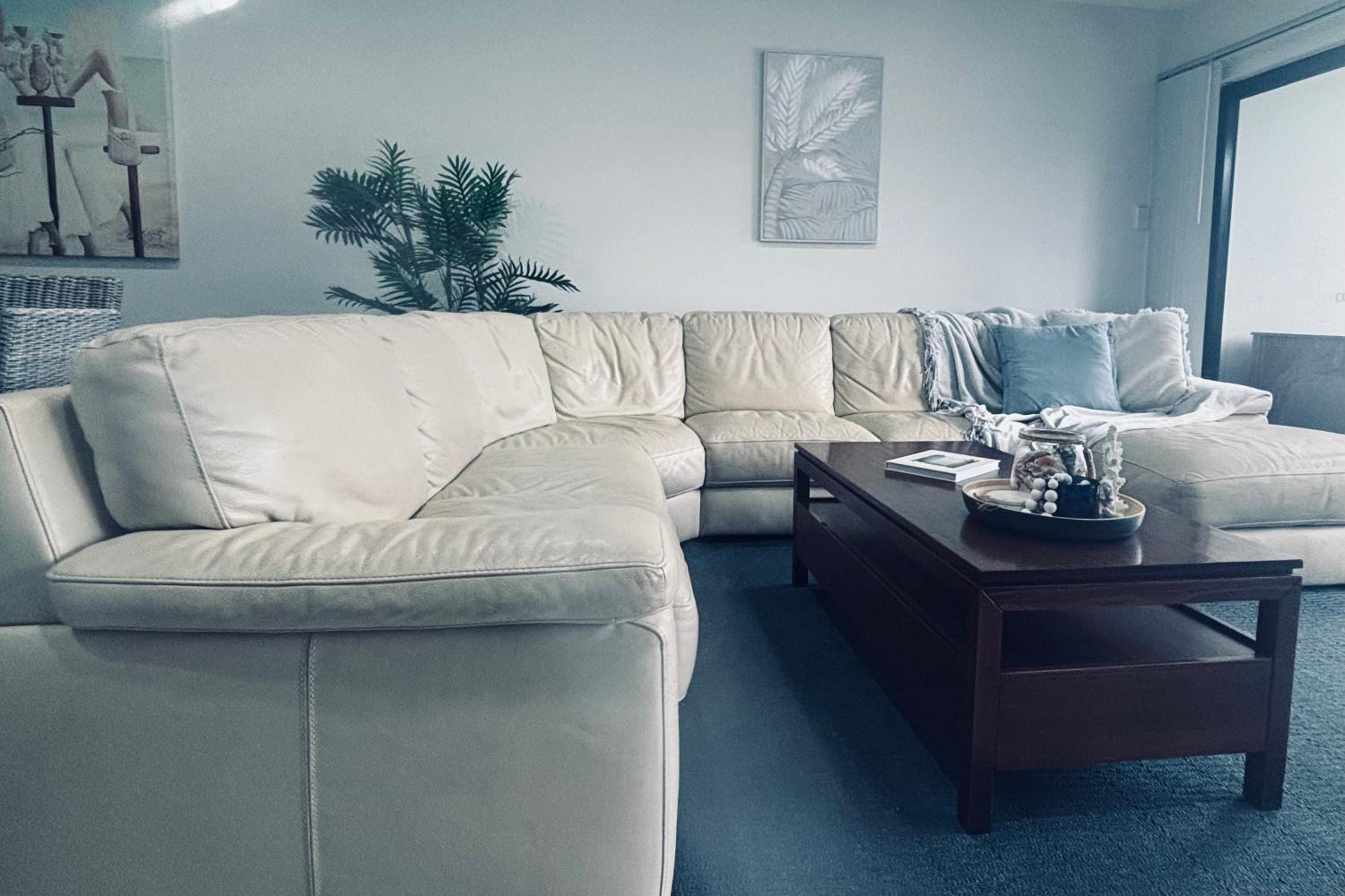 U2 at Moana Beach Esplanade - Exclusive 2 Bdrm Apt - WiFi - Spa - Pet Friendly