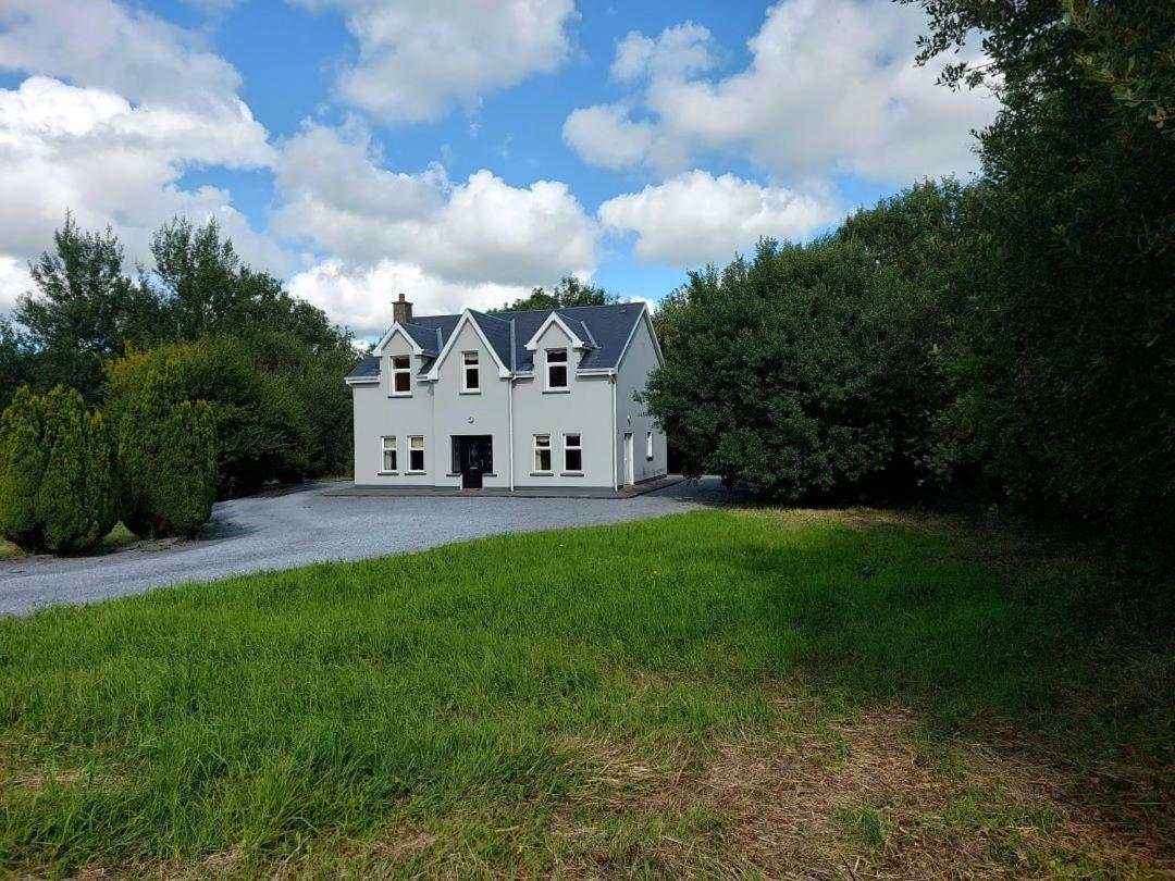 Ennis Vacations - Home in Ennis - Property Image 1