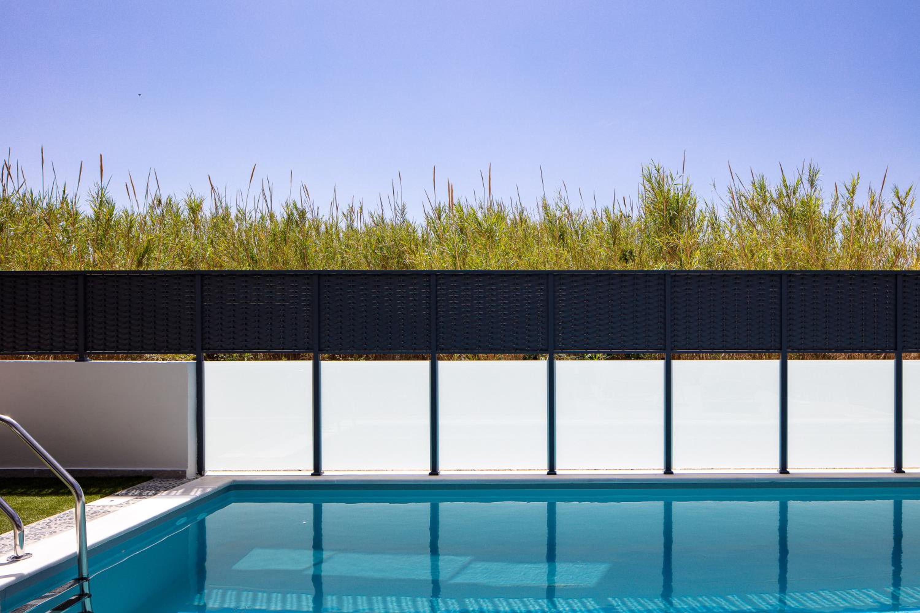 VillaSaints I Private Pool Villas, Walk to Beach, BBQ