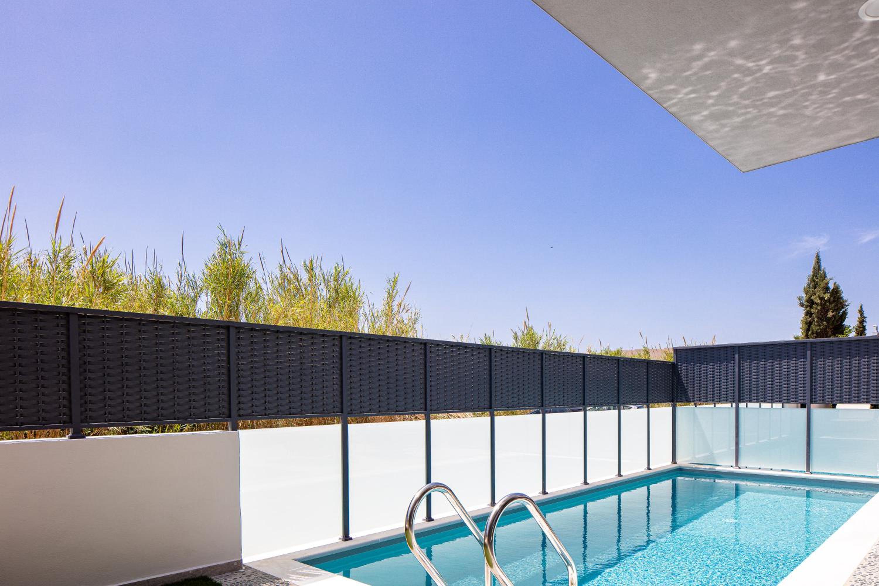VillaSaints I Private Pool Villas, Walk to Beach, BBQ