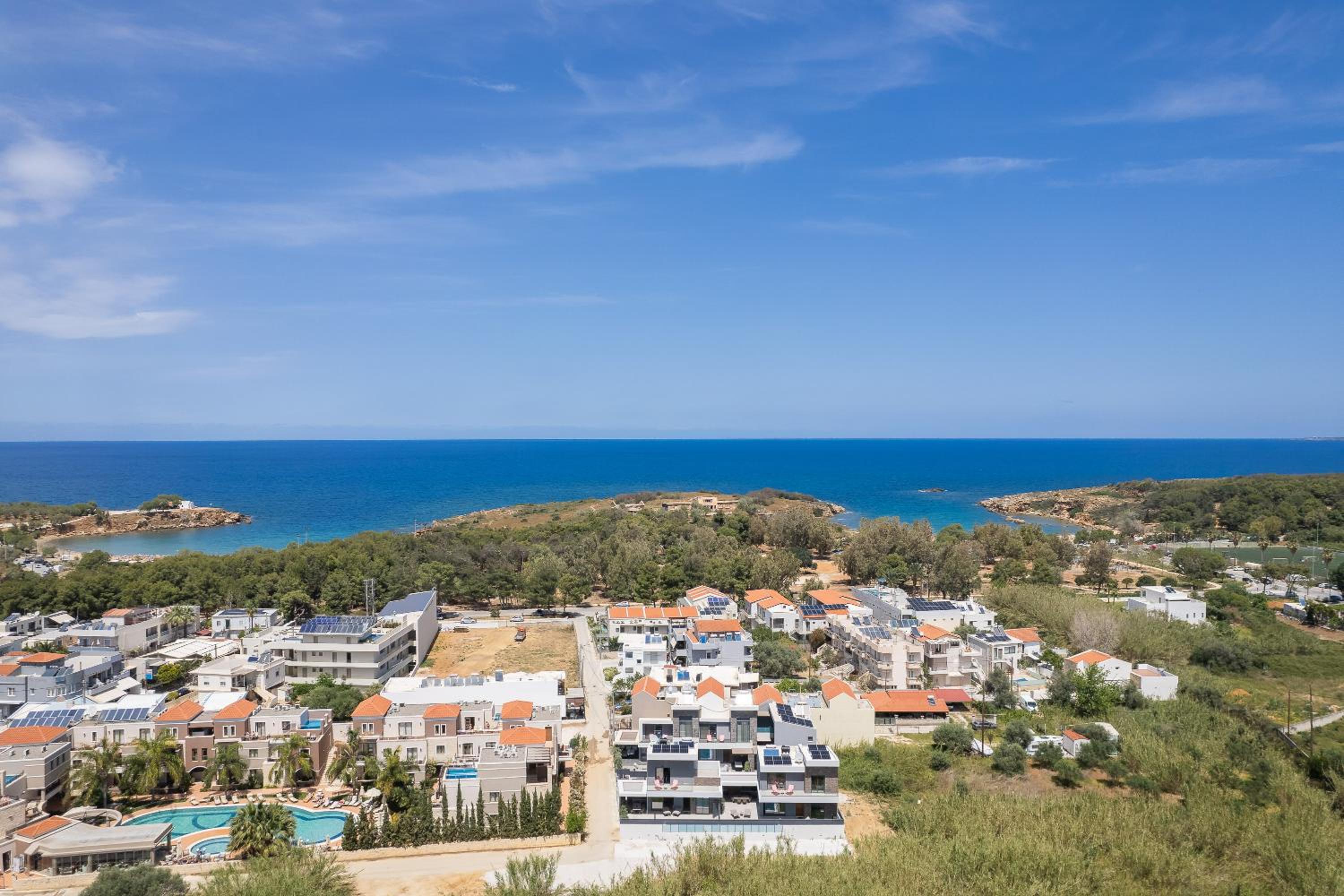 VillaSaints I Private Pool Villas, Walk to Beach, BBQ