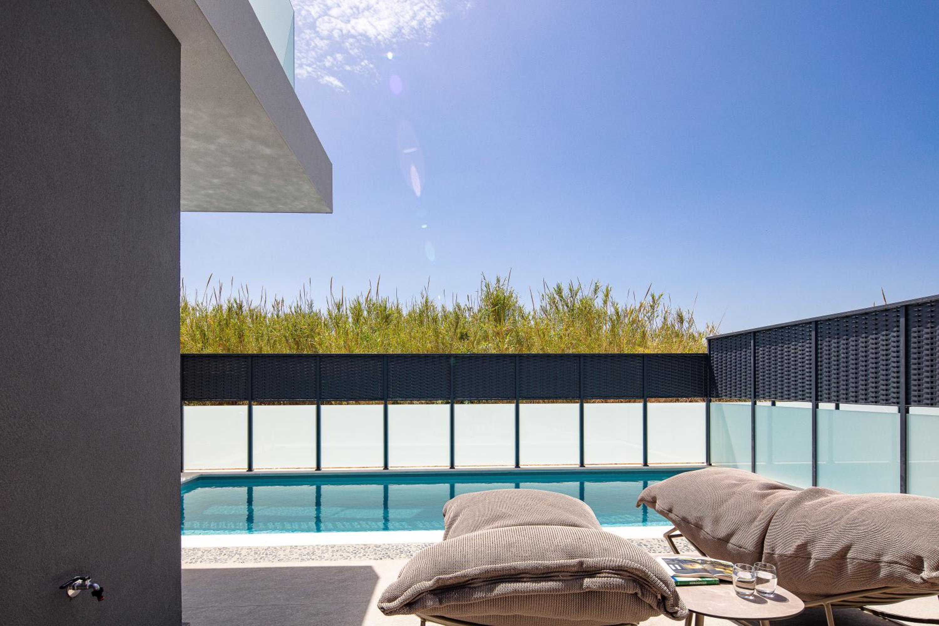 VillaSaints I Private Pool Villas, Walk to Beach, BBQ