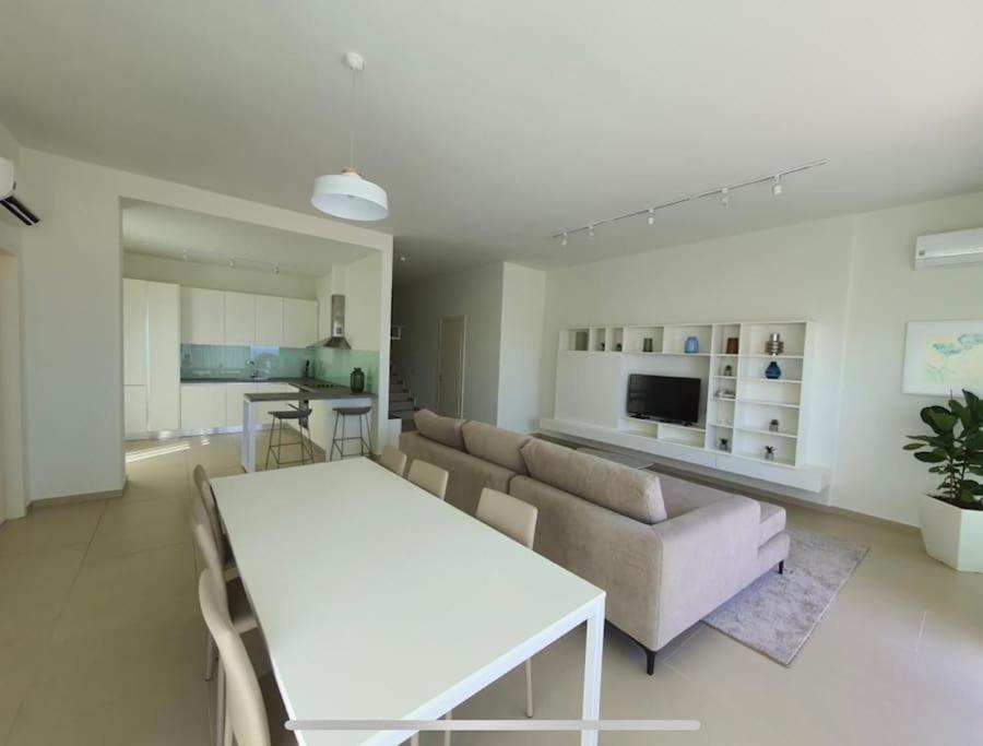 Villa BreRoy Palasë Green Coast