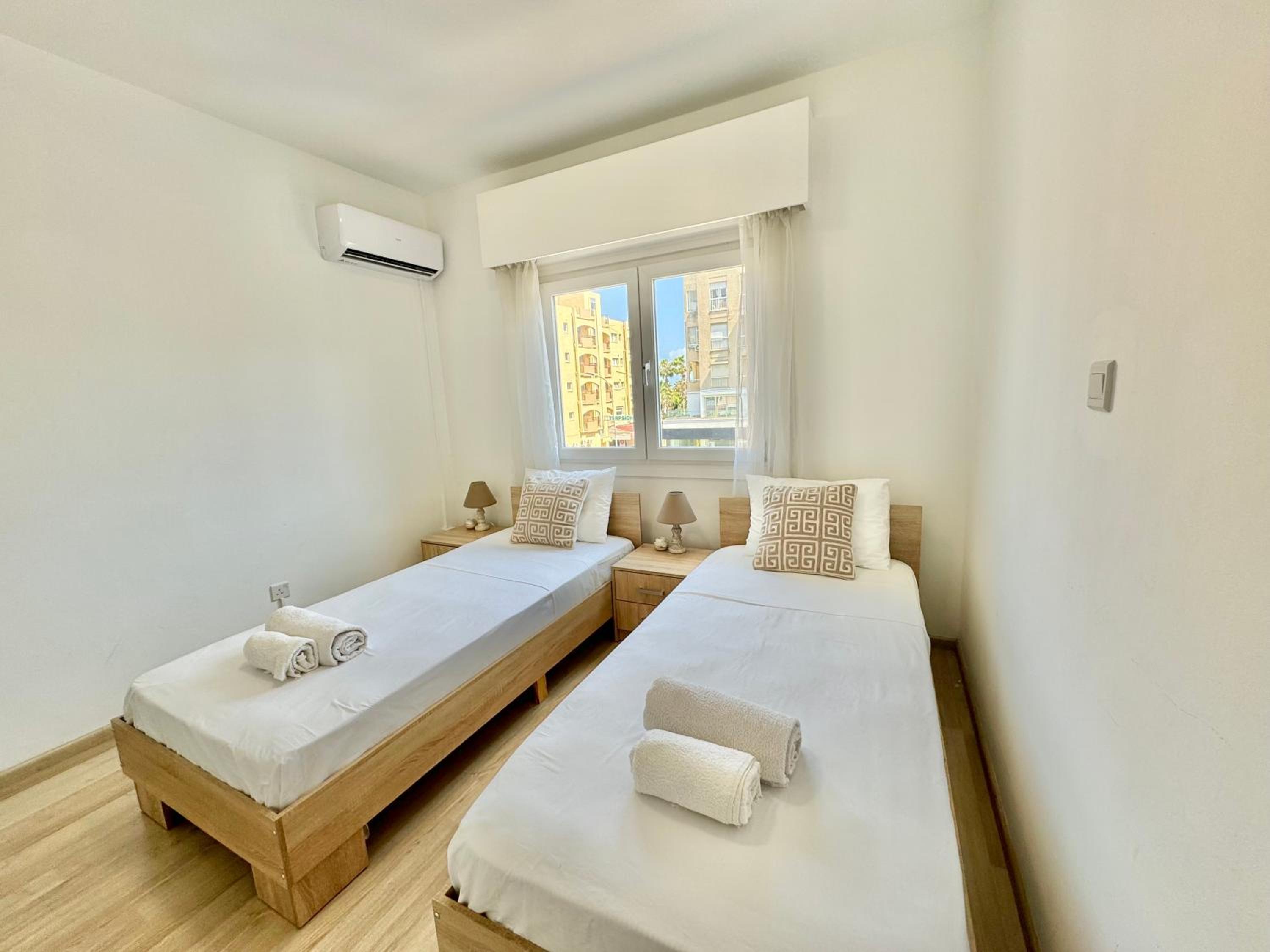 Seafront Apartment in Dasoudi Area