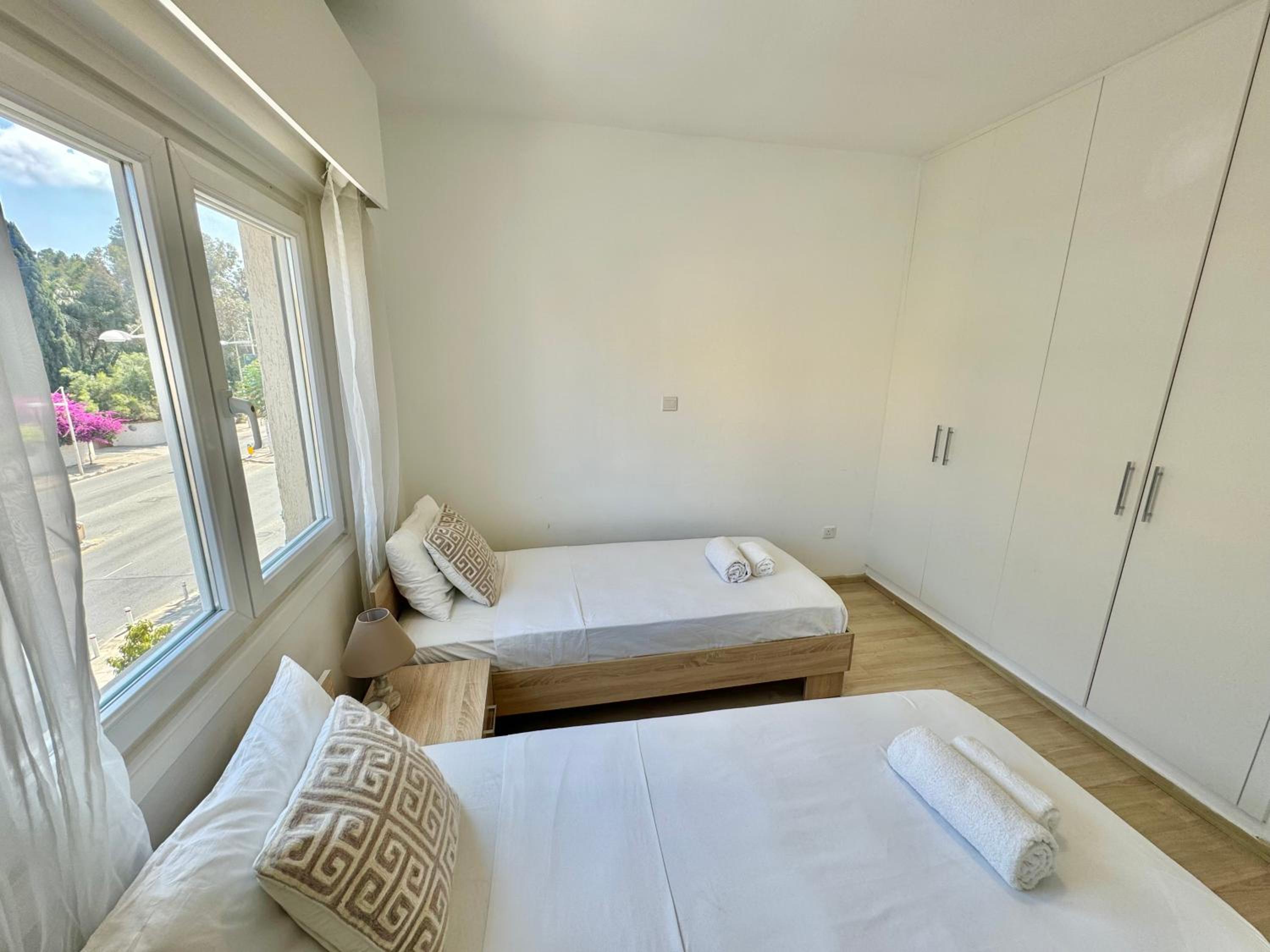 Seafront Apartment in Dasoudi Area
