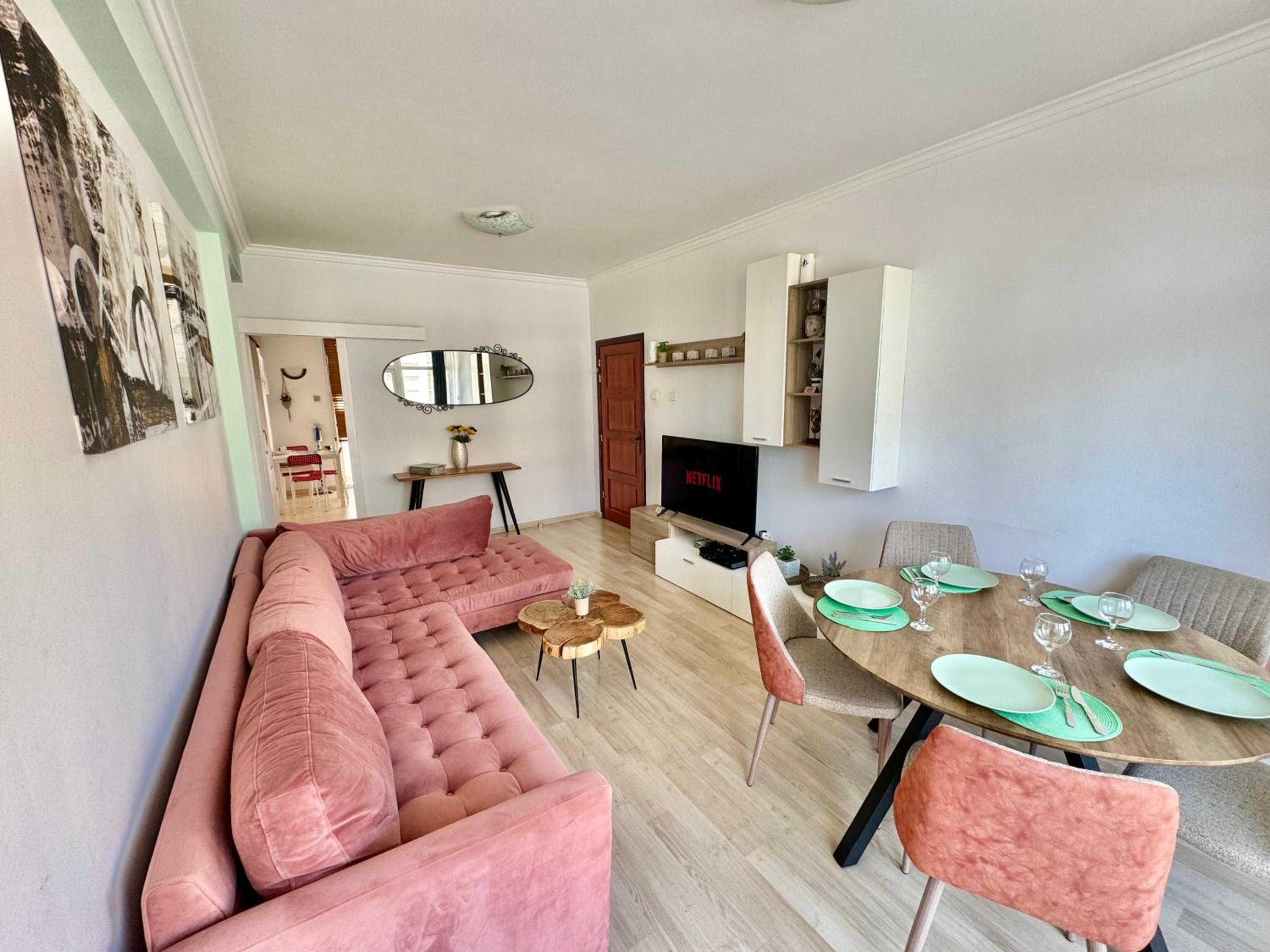 Seafront Apartment in Dasoudi Area
