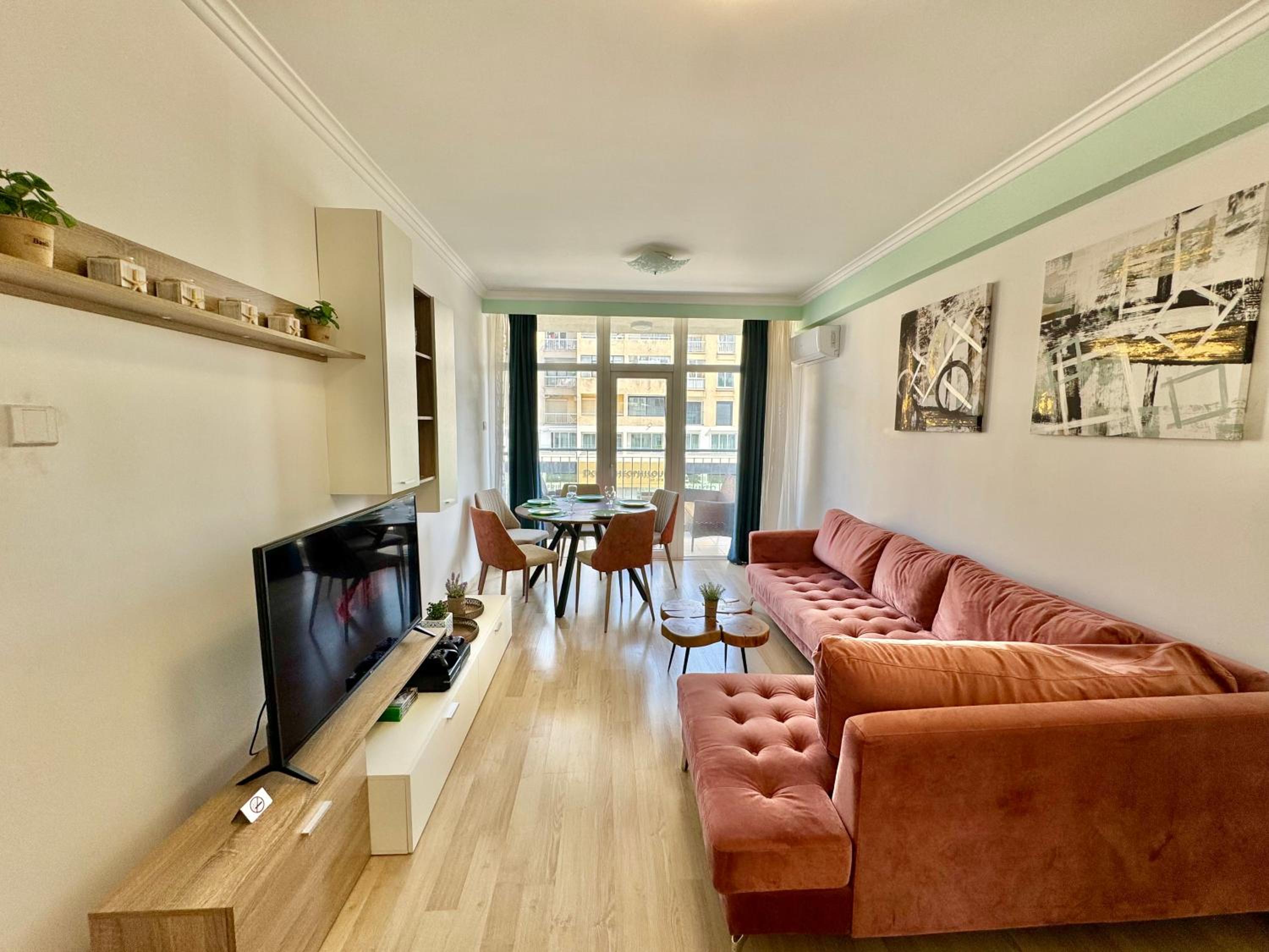 Seafront Apartment in Dasoudi Area