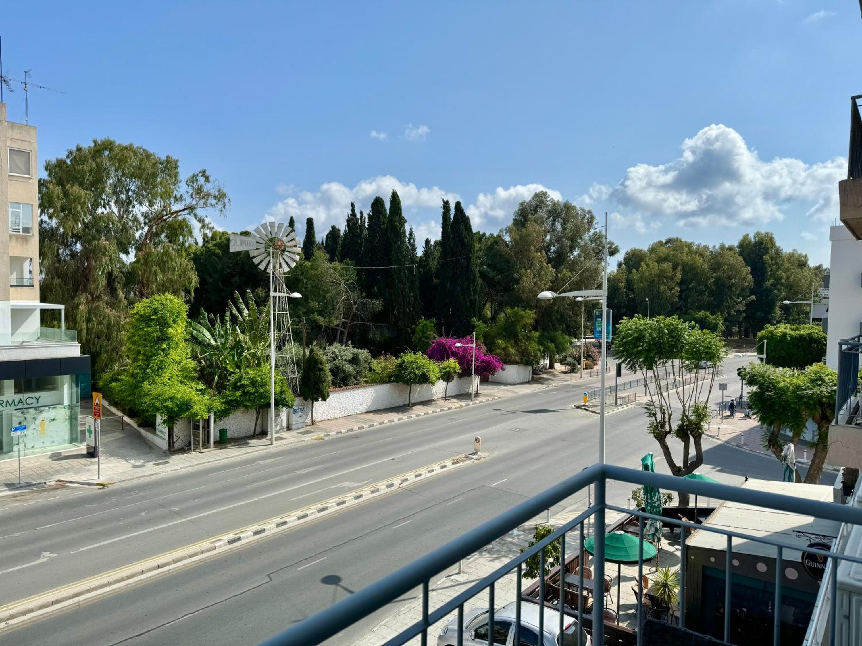 Seafront Apartment in Dasoudi Area
