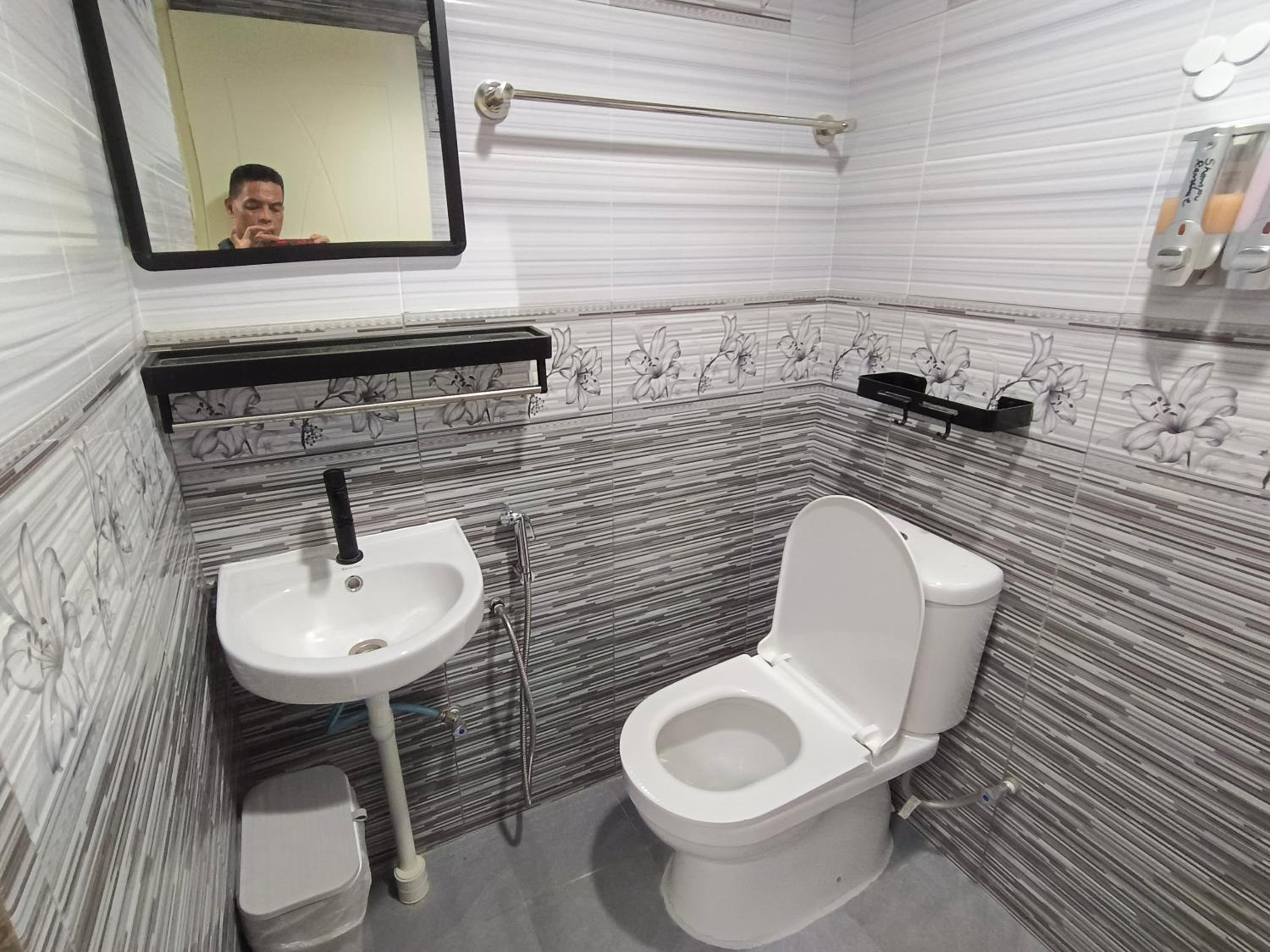 ROOMSTAY NIMAZA Bilik 2 view 3