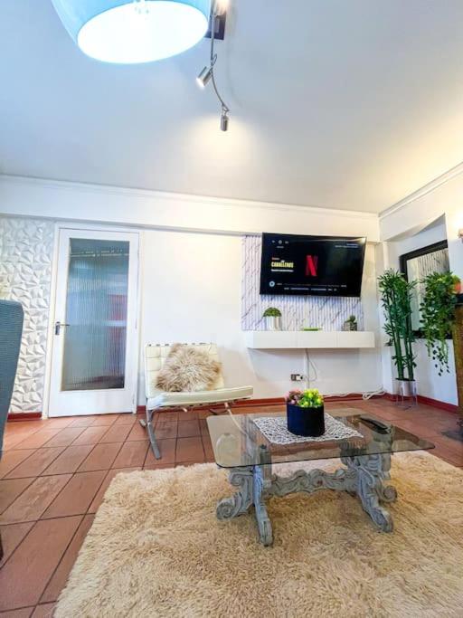 Amplio apartamento para 7 personas a pasos del mar y casino