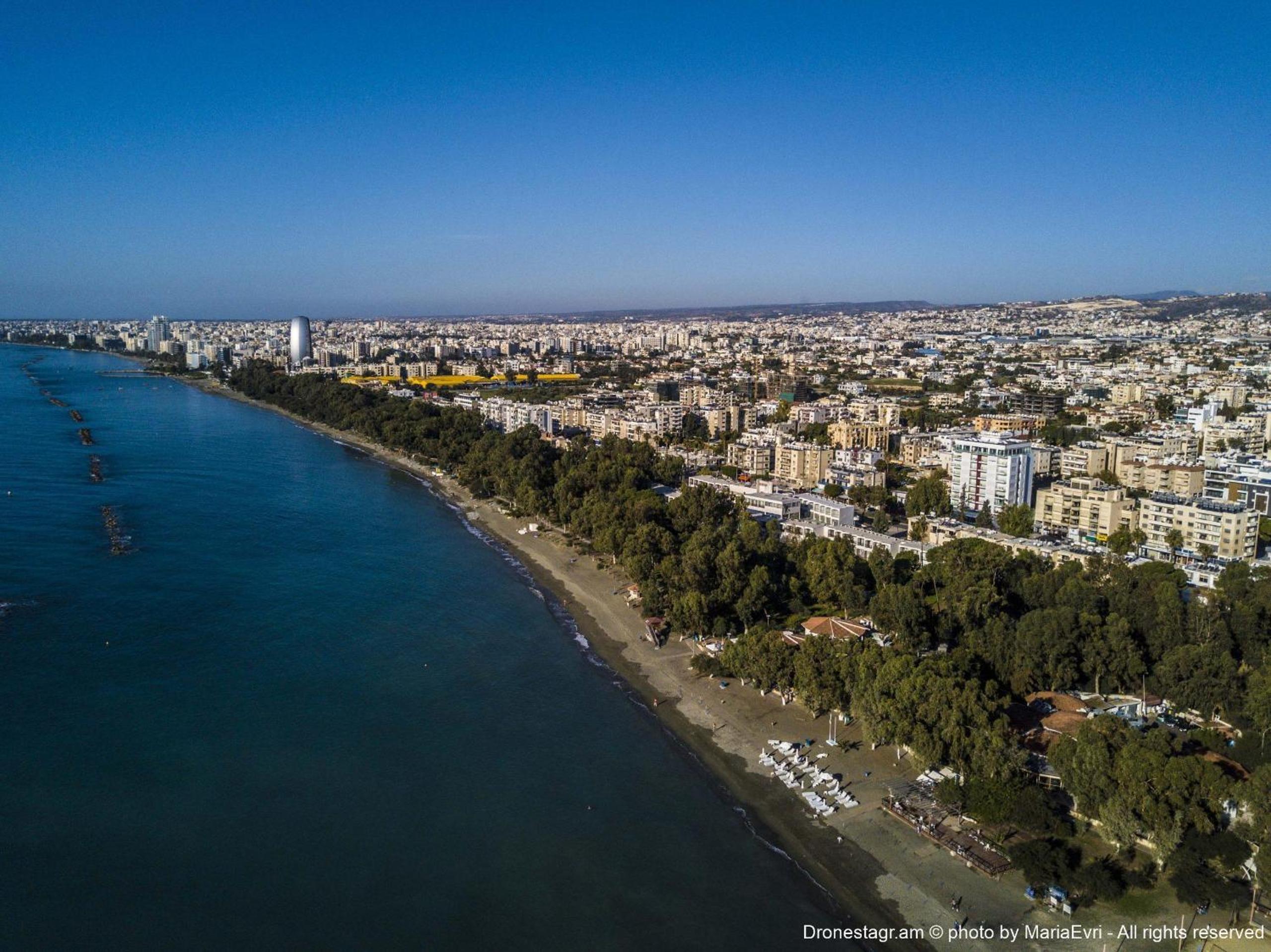 Seafront Apartment in Dasoudi Area