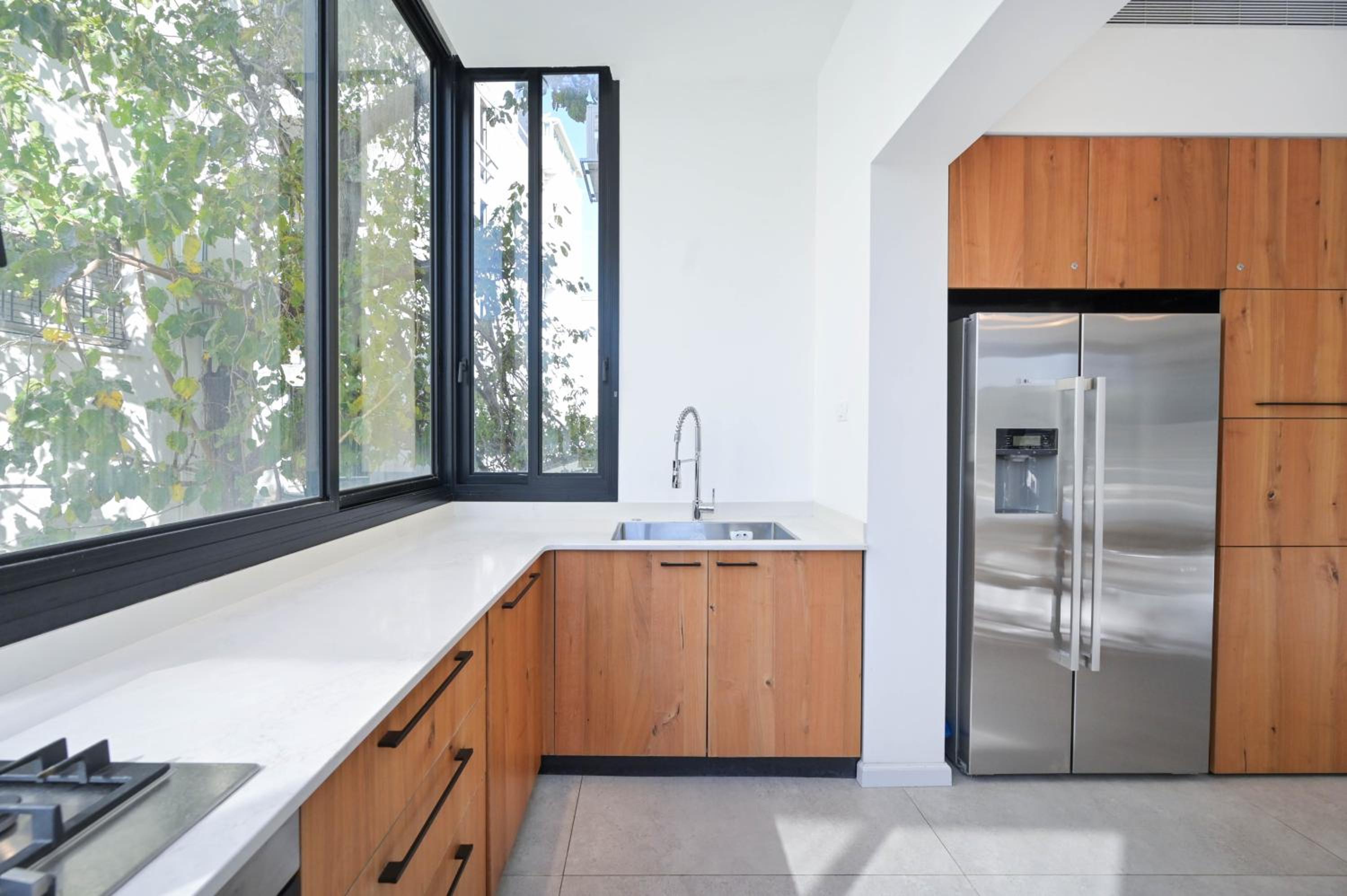 Modern 3BR Next to the Sea by HolyGuest view 3
