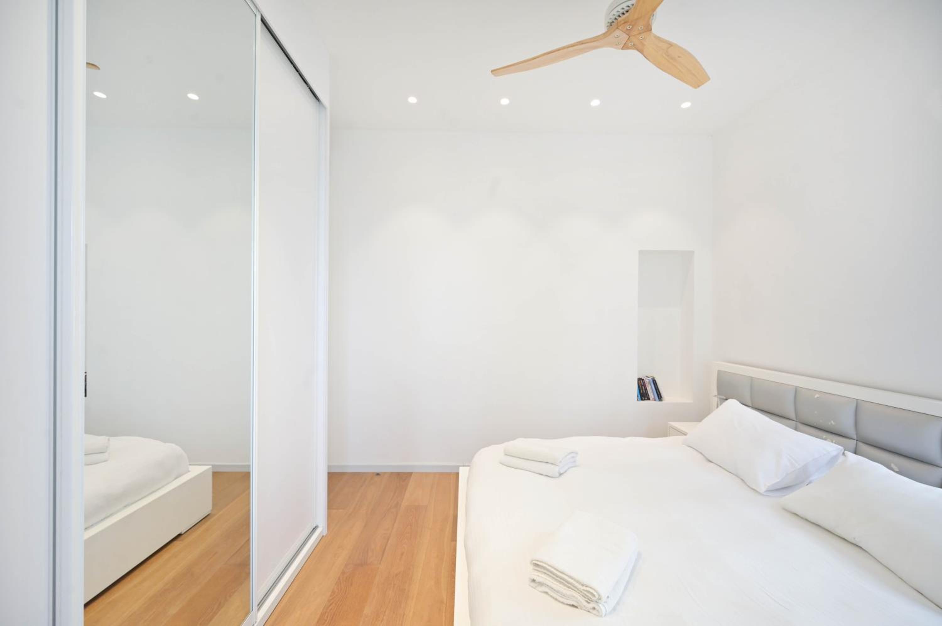 Modern 3BR Next to the Sea by HolyGuest view 5