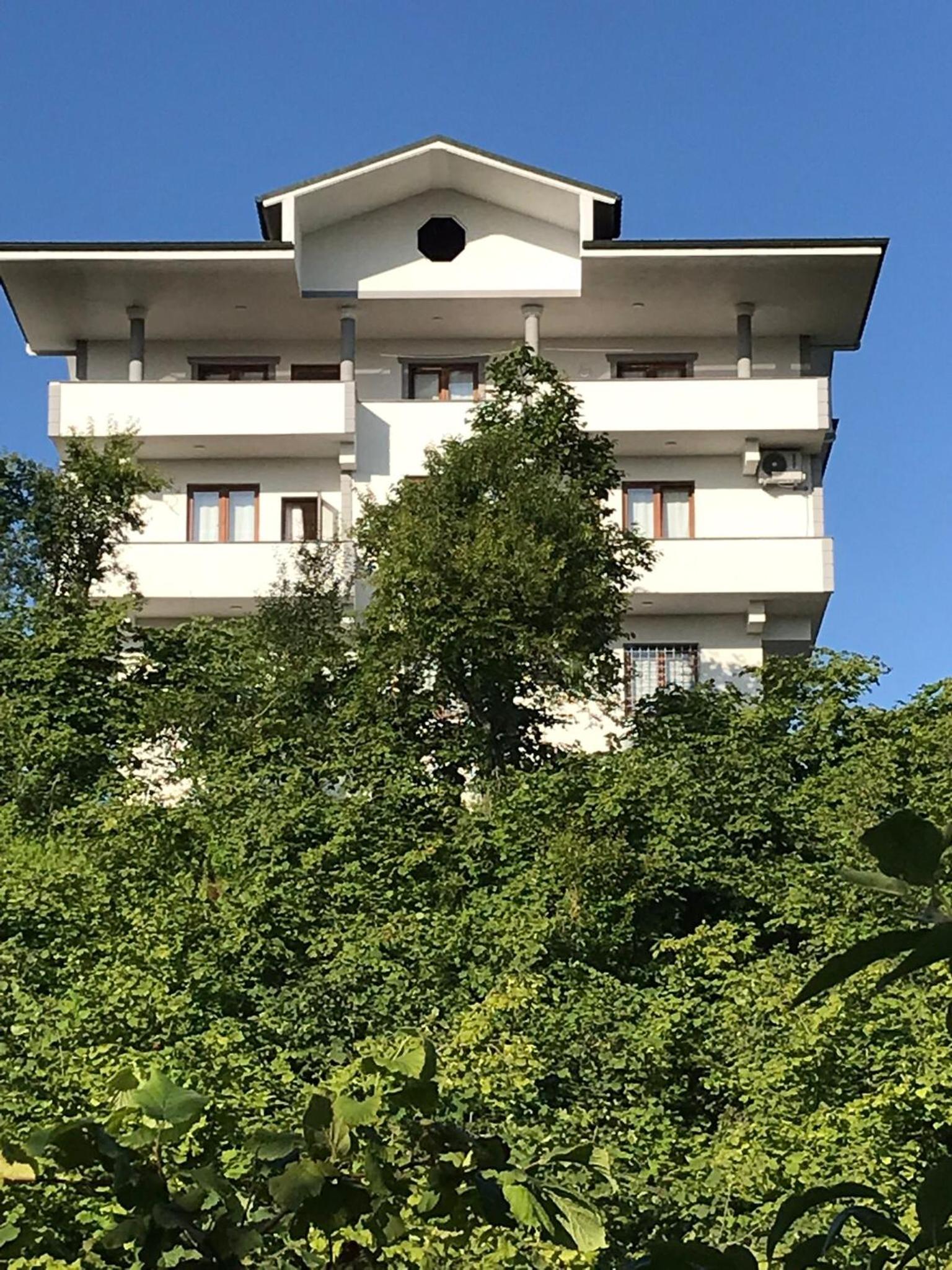 Sakin Köy Evi