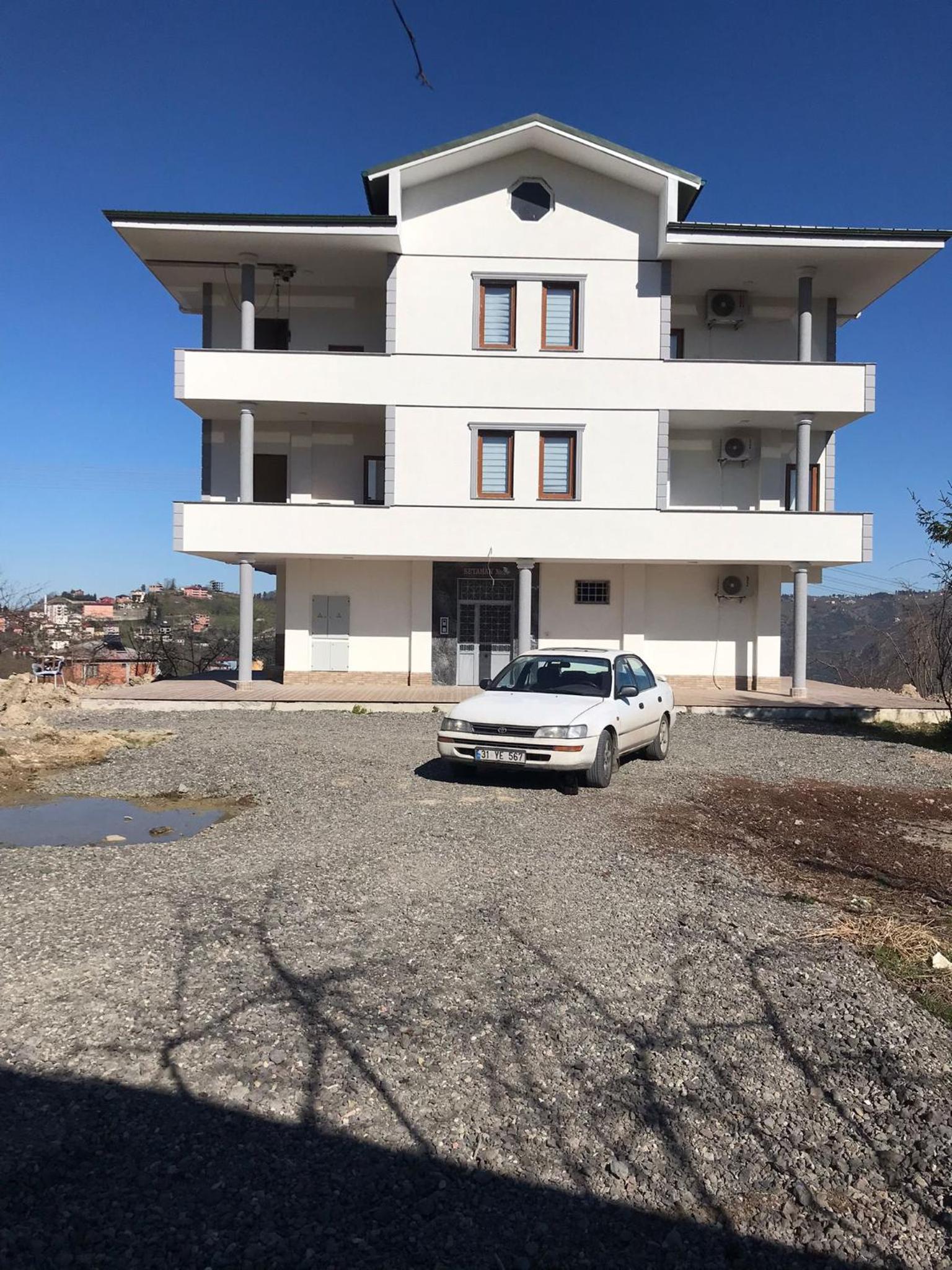 Sakin Köy Evi