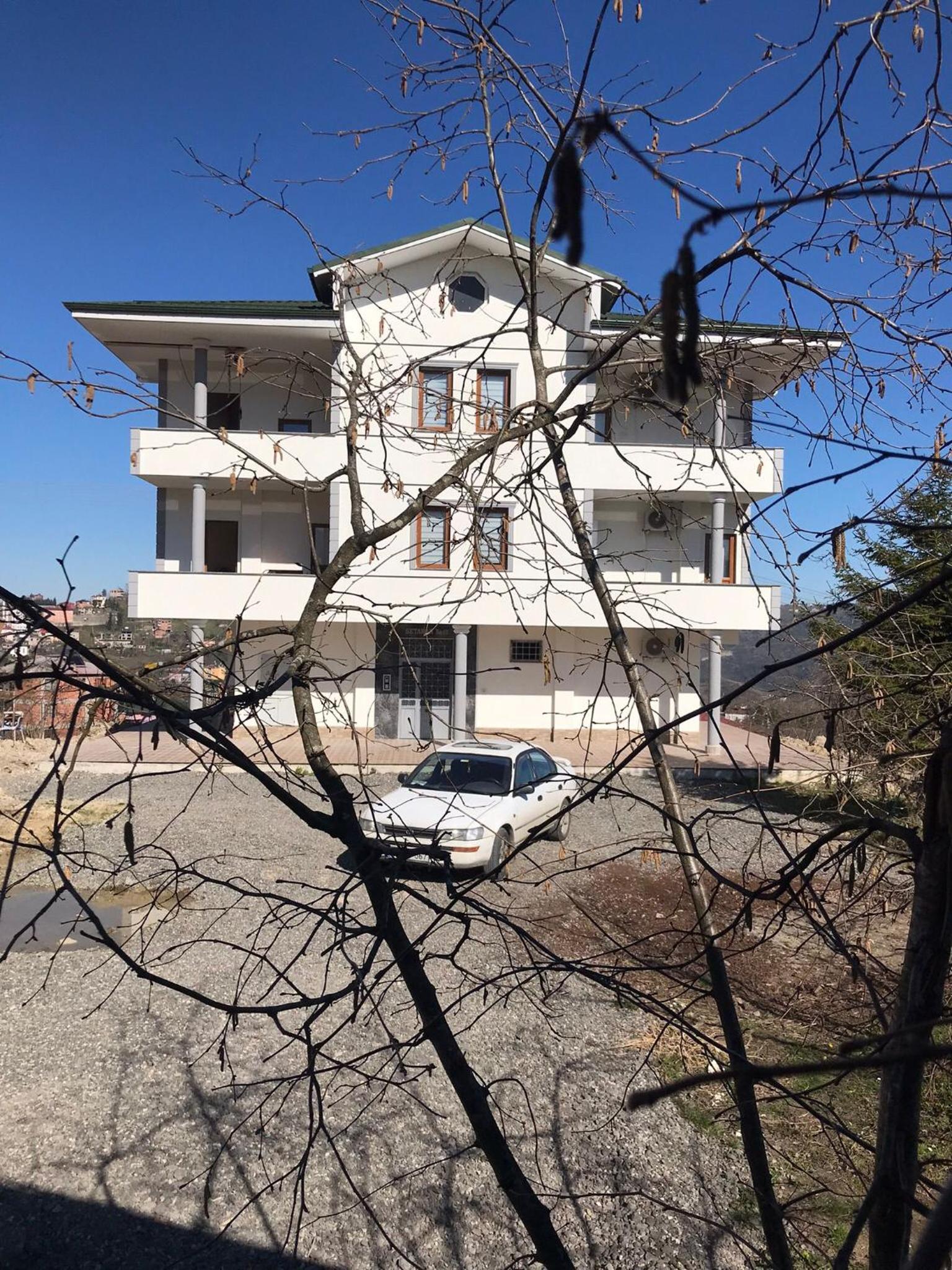 Sakin Köy Evi