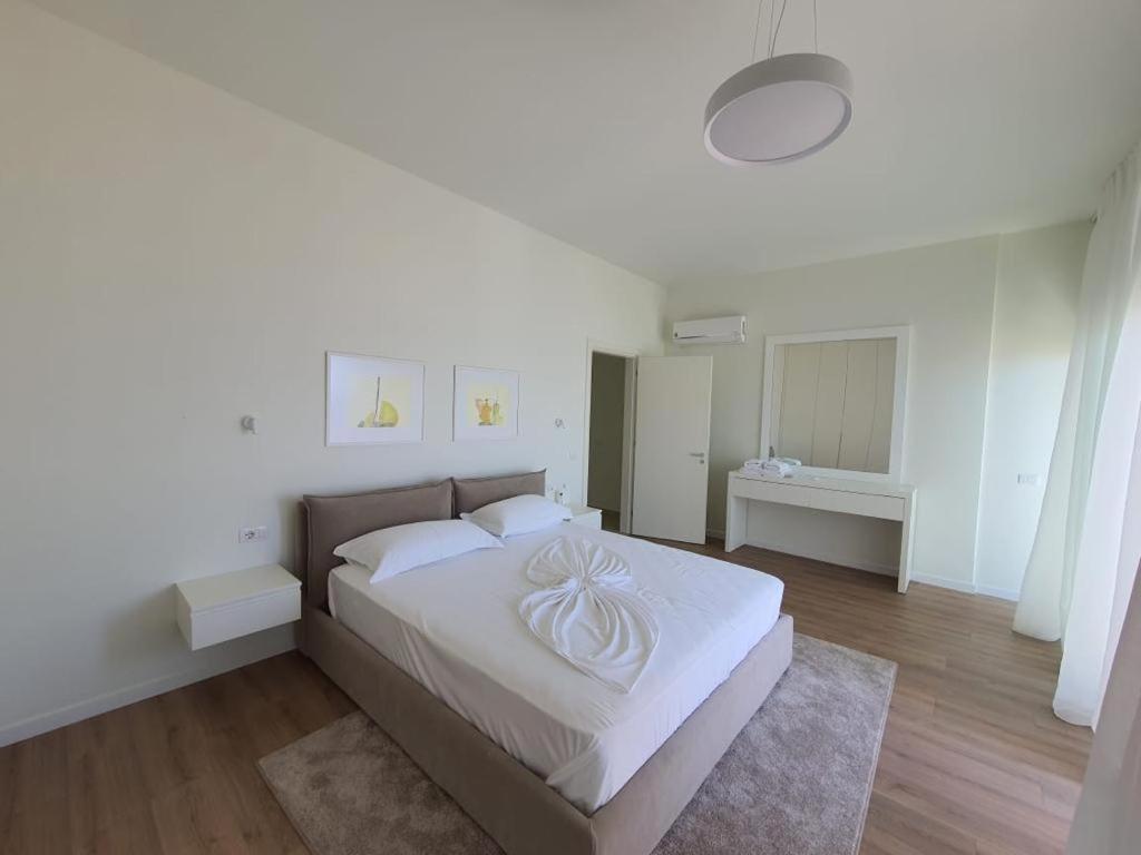 Villa BreRoy Palasë Green Coast