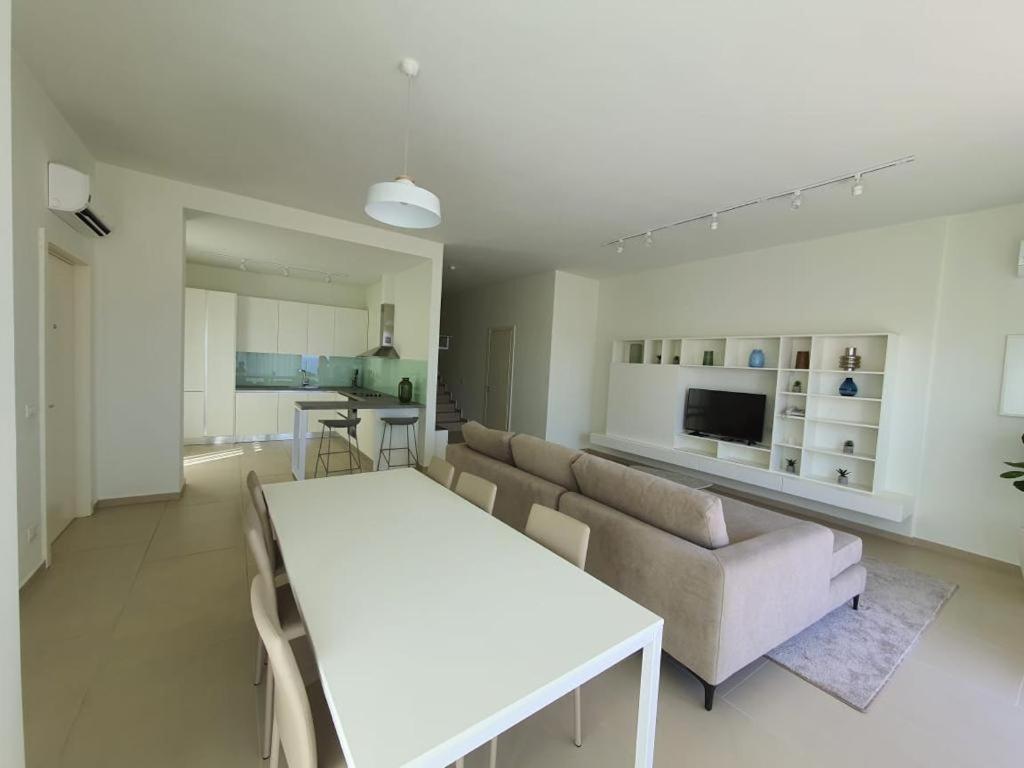 Villa BreRoy Palasë Green Coast