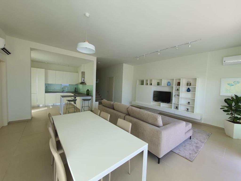 Villa BreRoy Palasë Green Coast