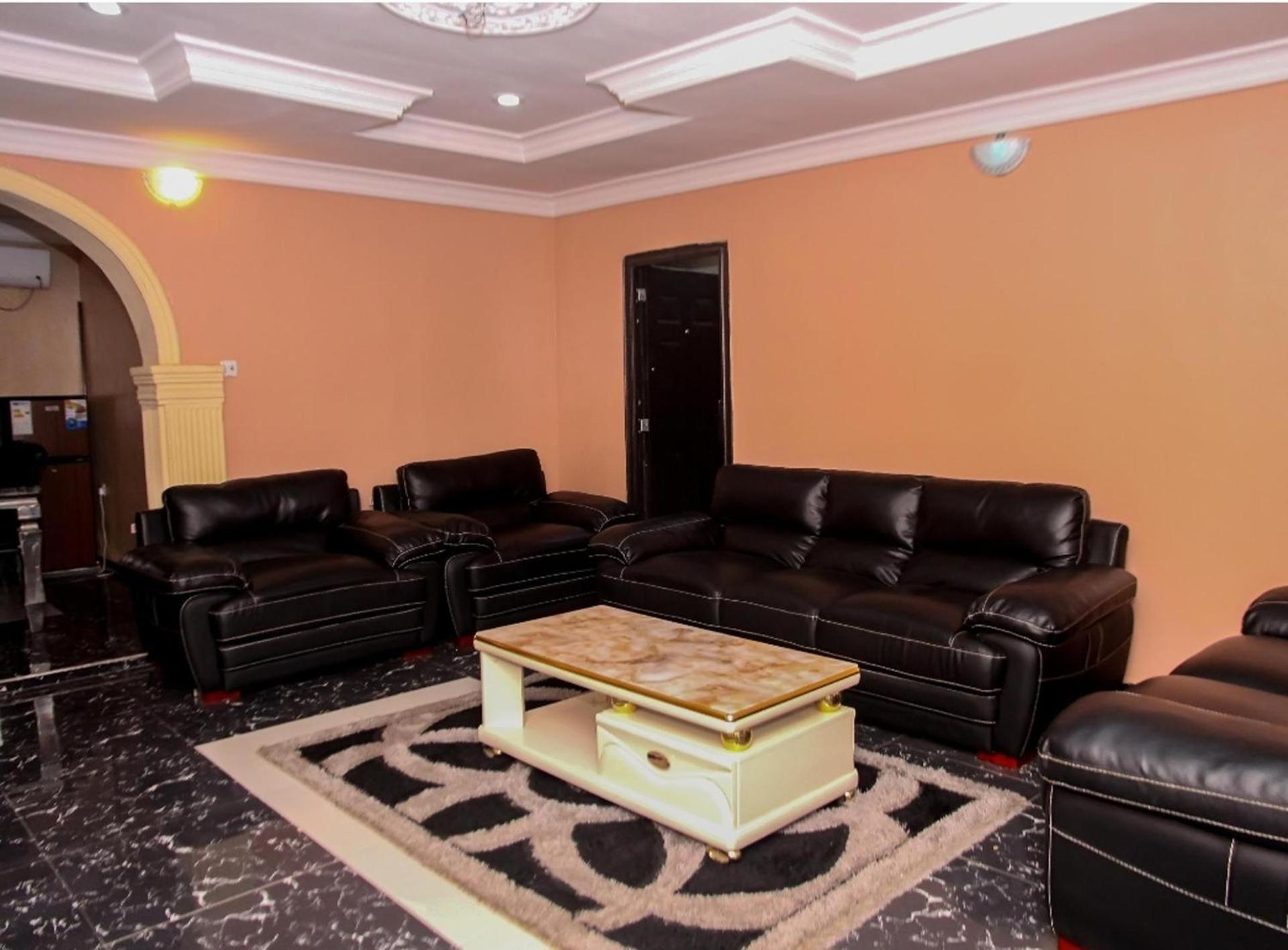 Abeokuta 2-Bed House Sleeps 4 with Free Parking view 5