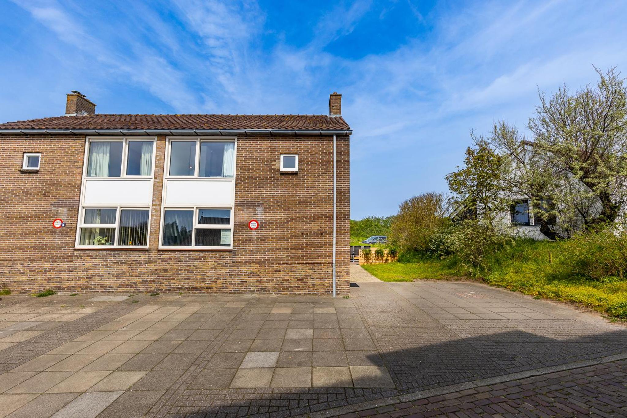Hogehilweg 16 vakantiehuis, Direct onder de duinen - eigen parkeerplaatsen view 5