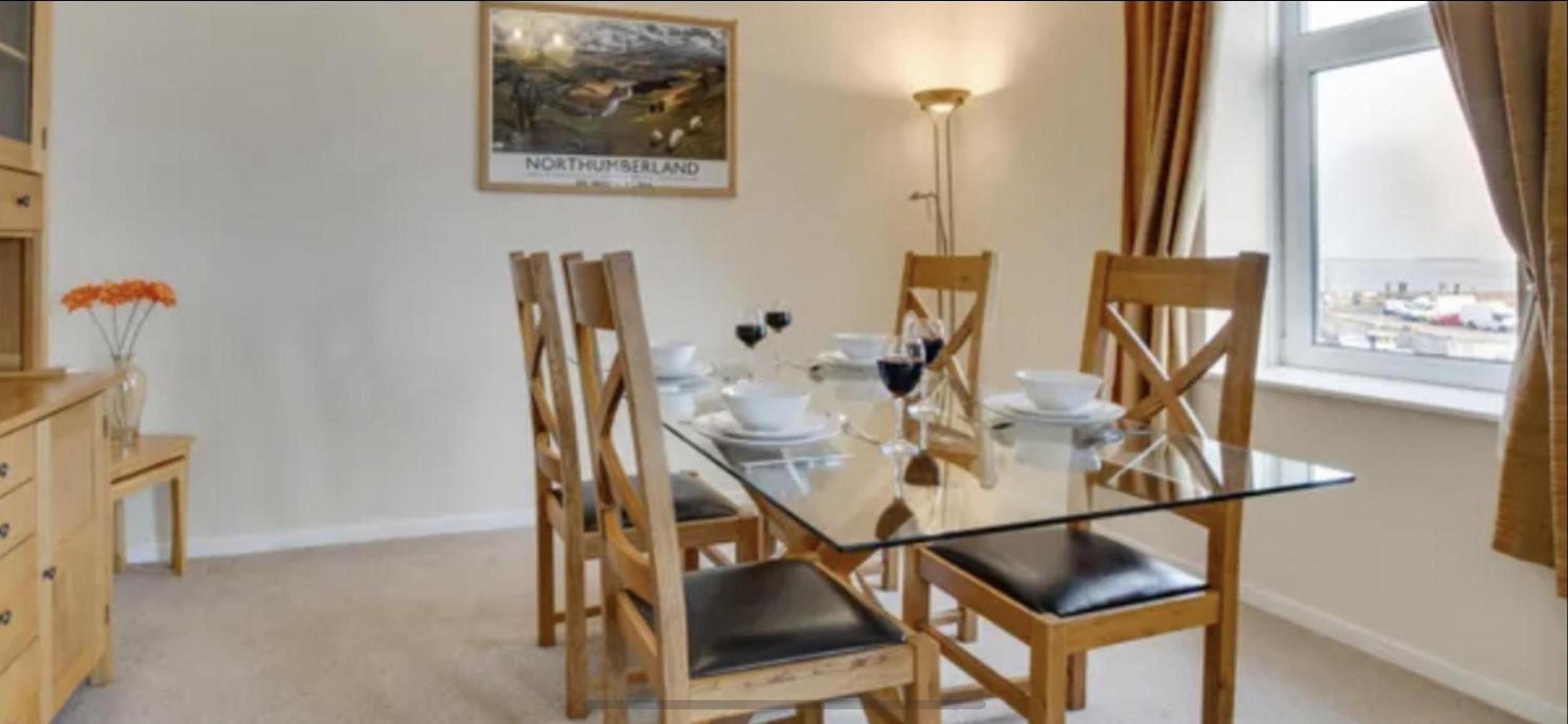 2Bed Maisonette-Sleeps 4-Balcony Sea views Wifi view 4