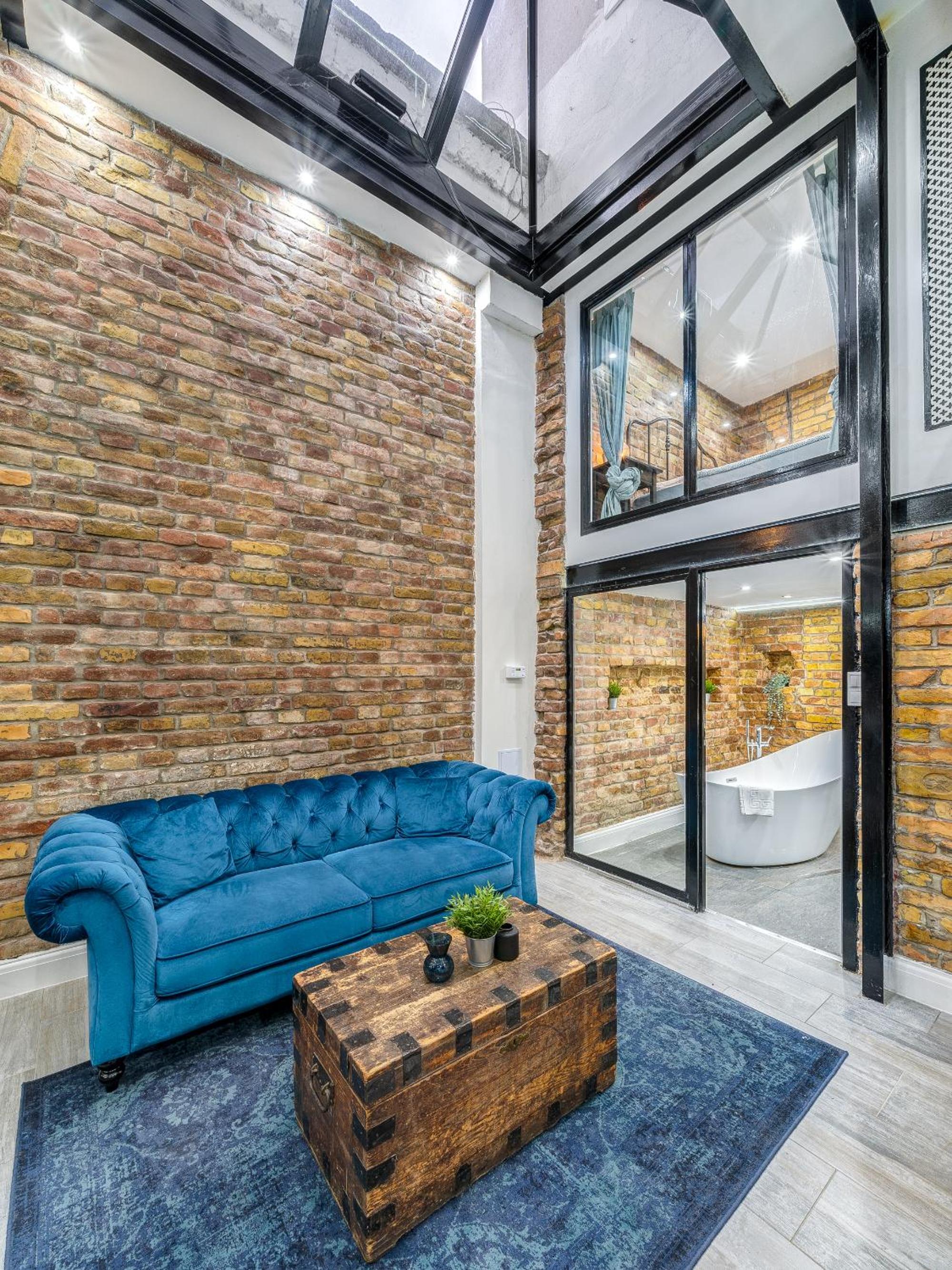 City Center Loft Haven: Modern Elegance