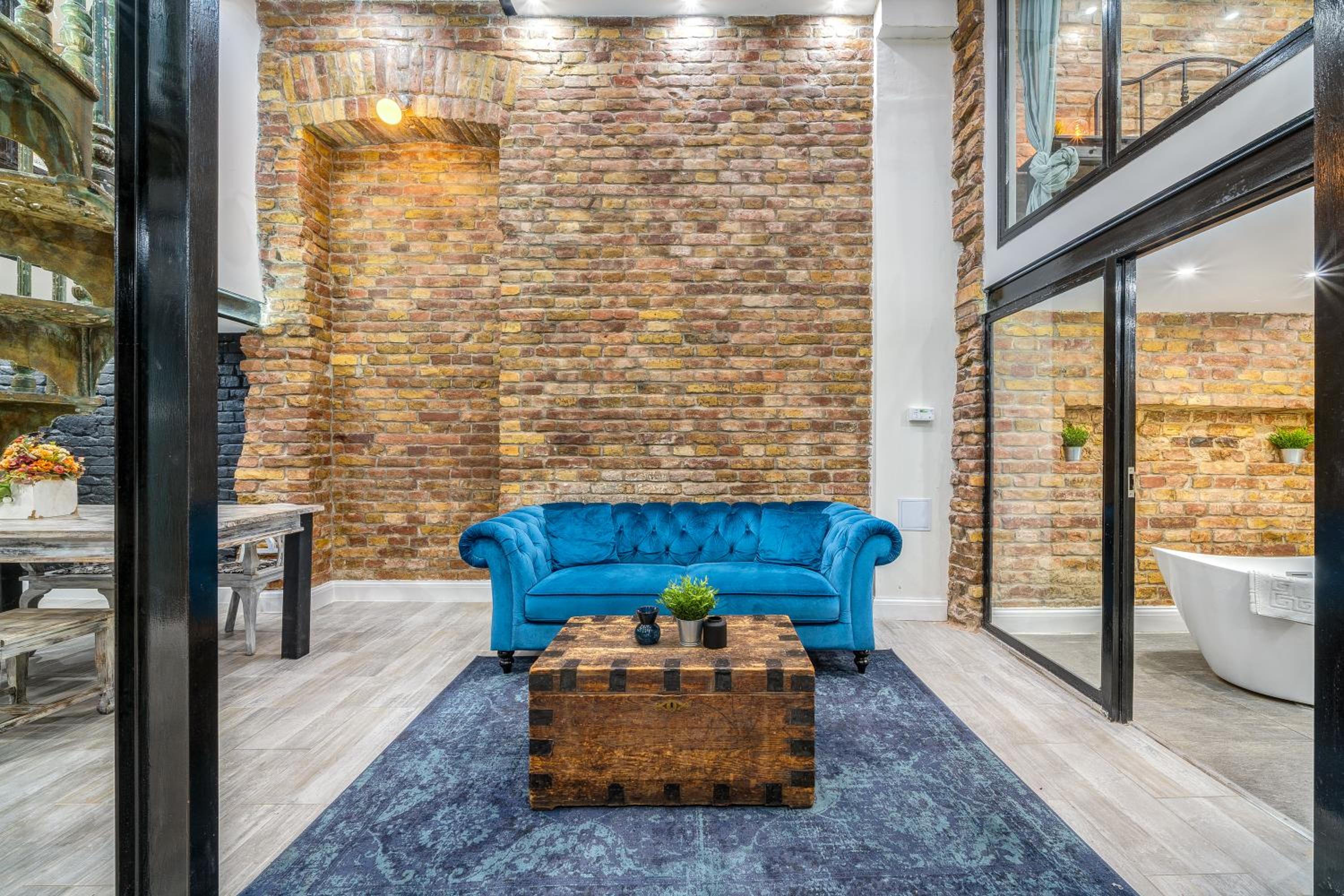 City Center Loft Haven: Modern Elegance