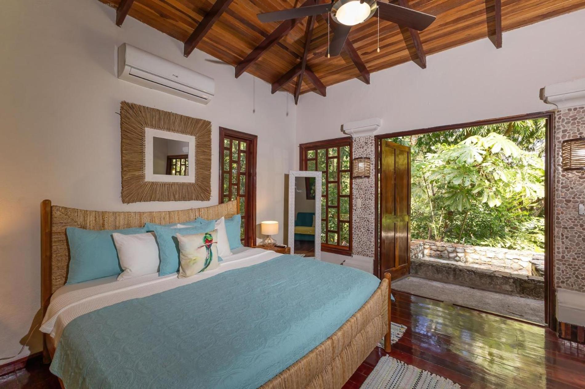 Restful Casa Quetzal Rainforest Retreat