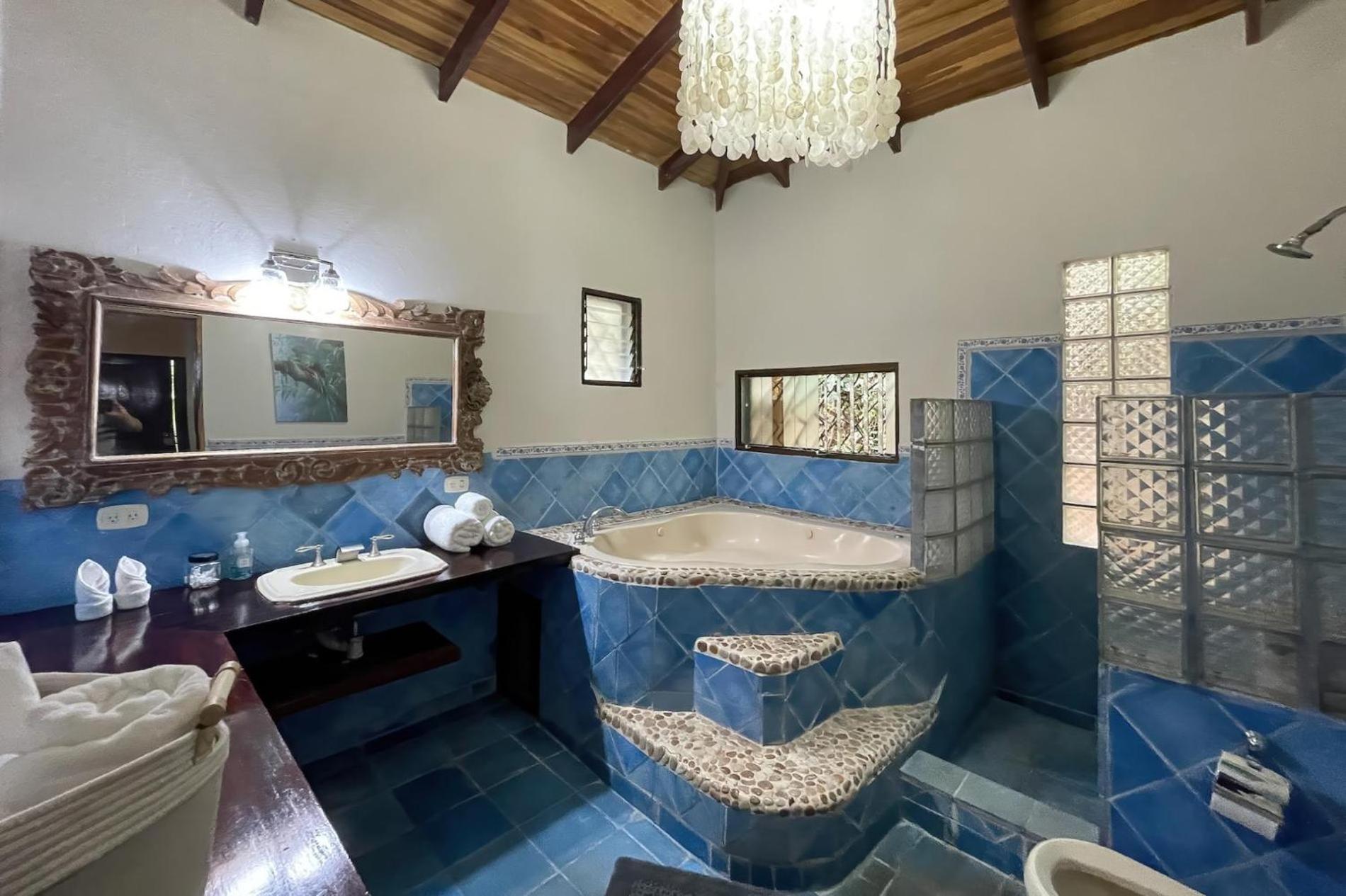 Restful Casa Quetzal Rainforest Retreat
