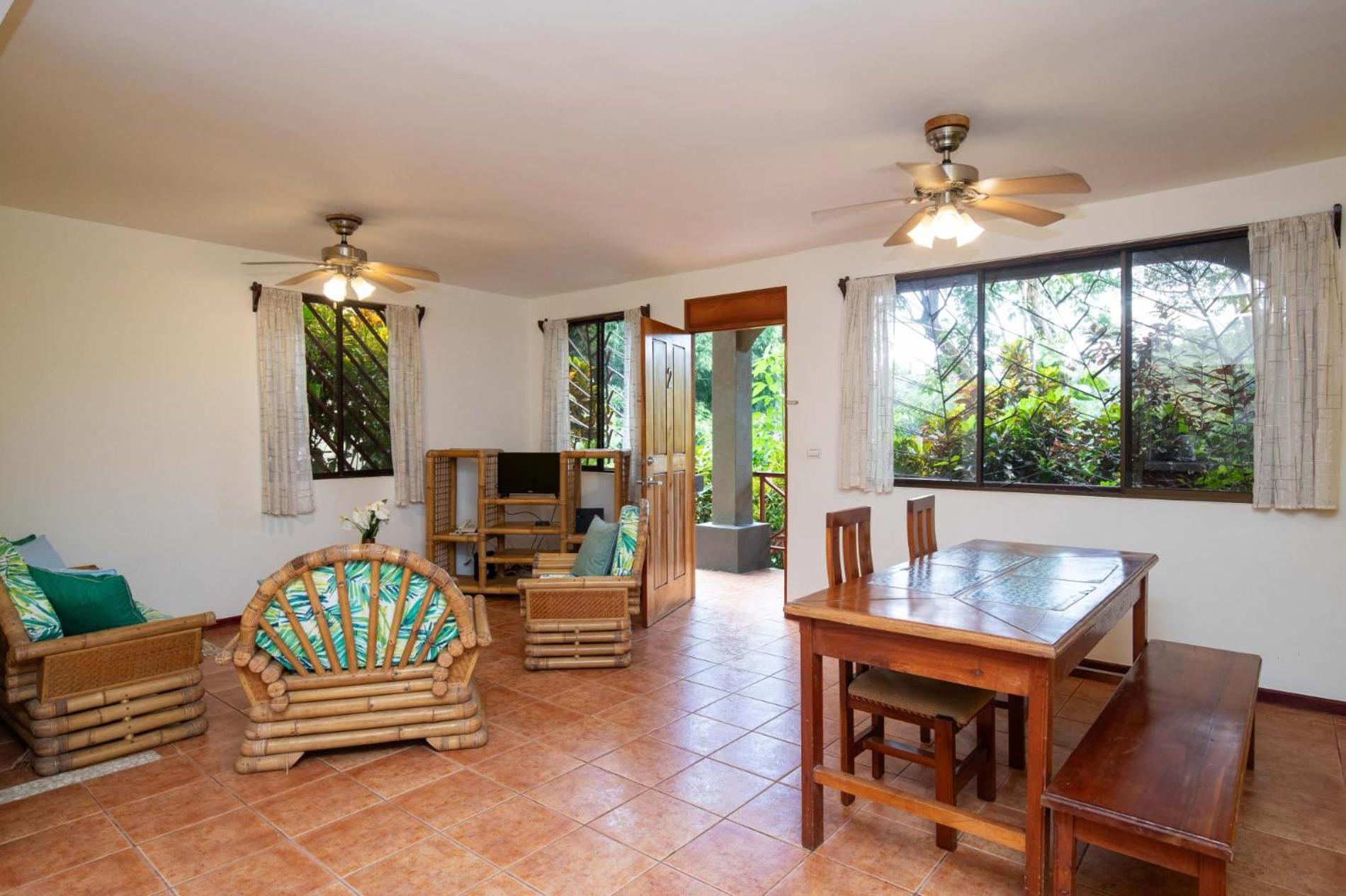 2BR Eco Condo 1 AC 5MINS to Medical Center