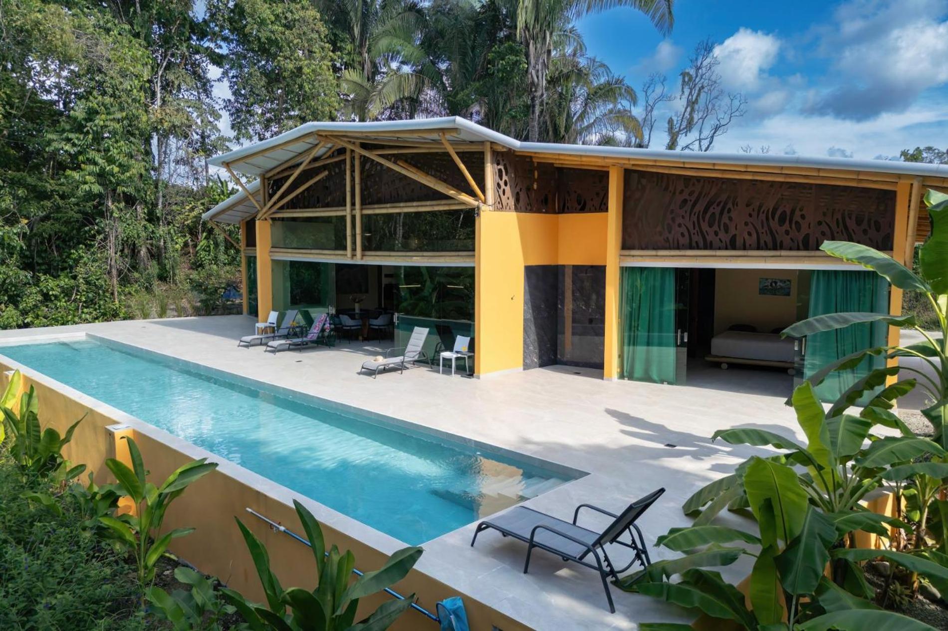 Brand New Villa Bambú with large pool near MA